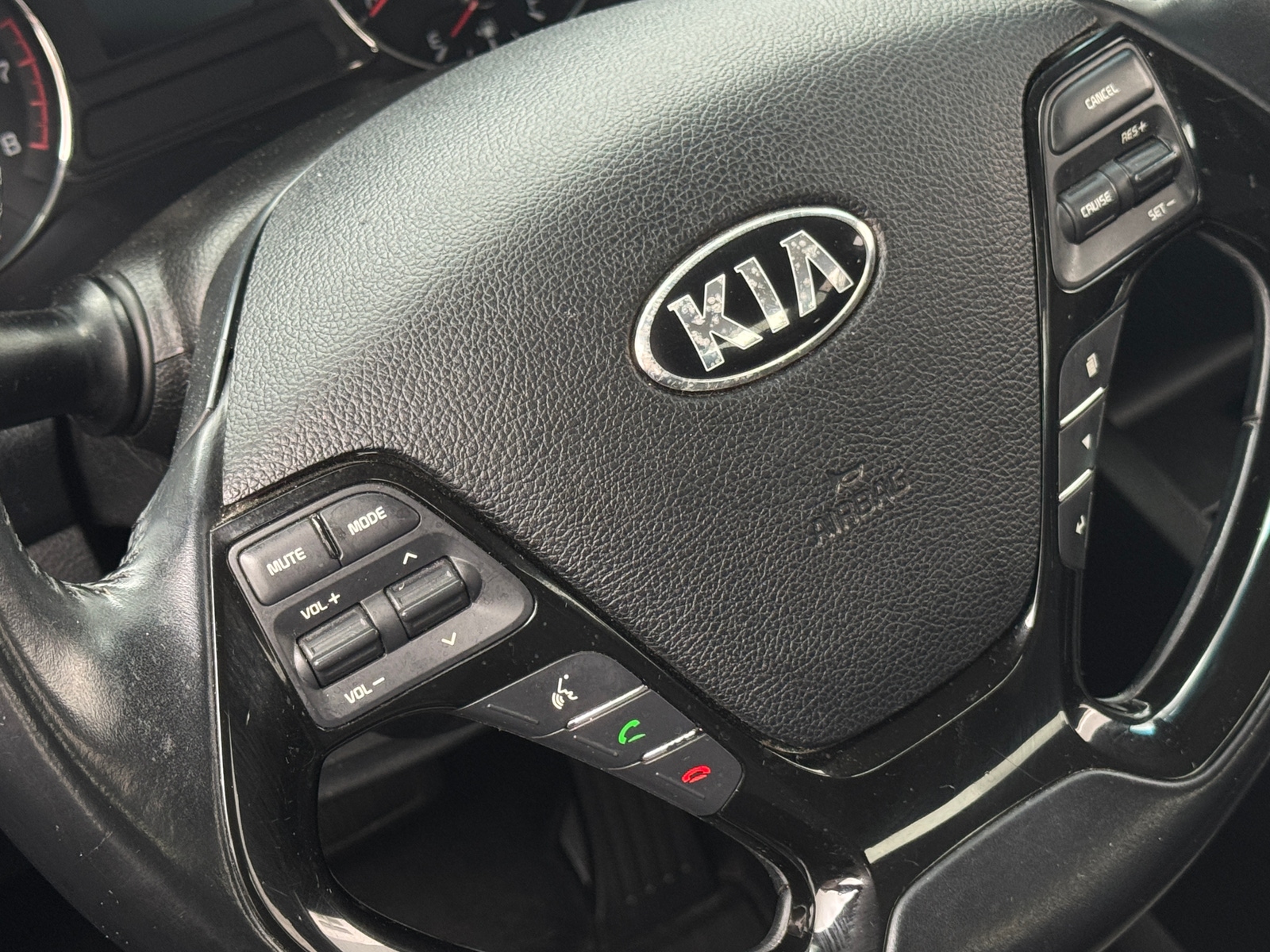 Thumbnail: 2017 Kia Forte - 5