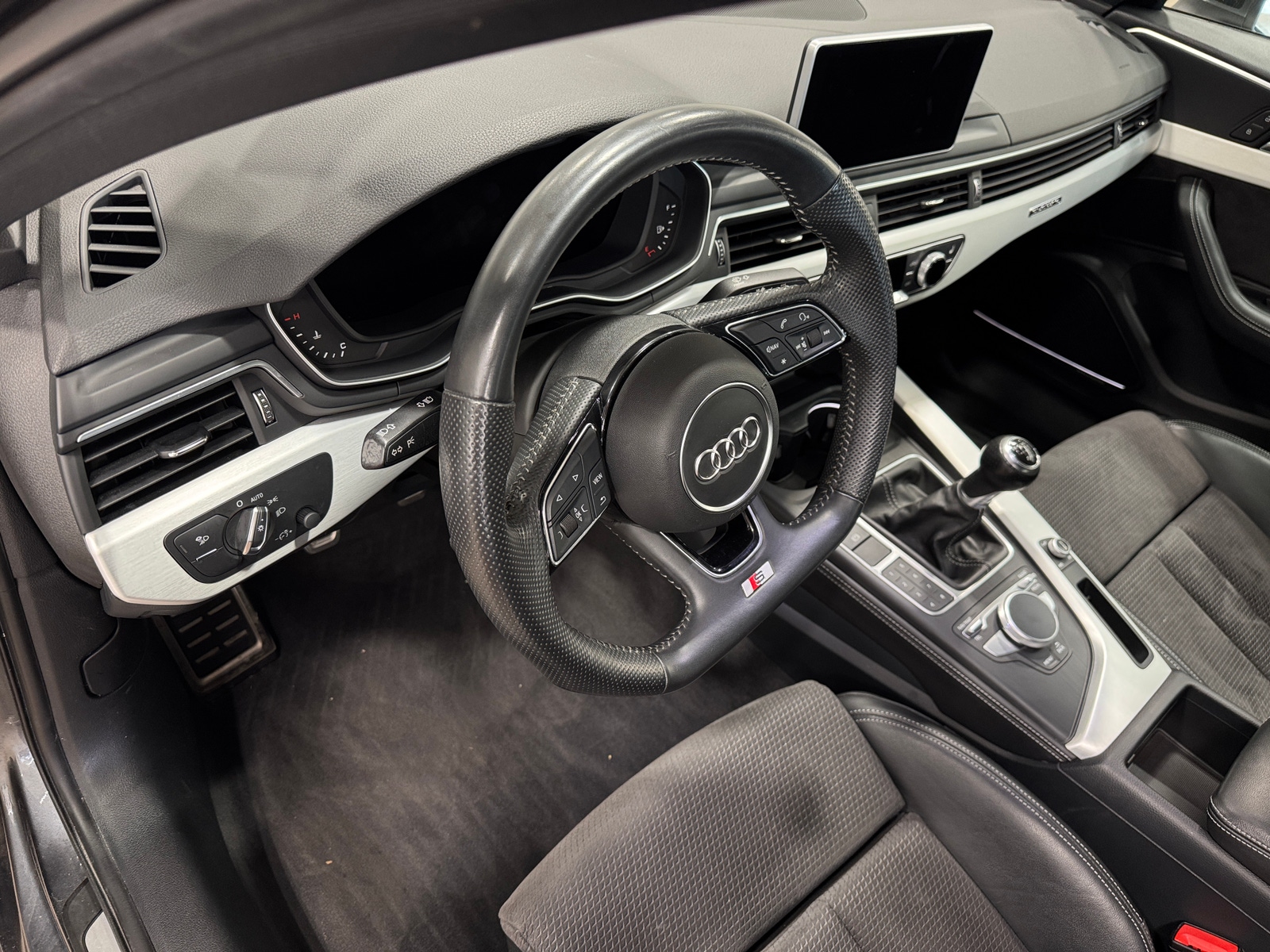 Thumbnail: 2018 Audi A4 - 2