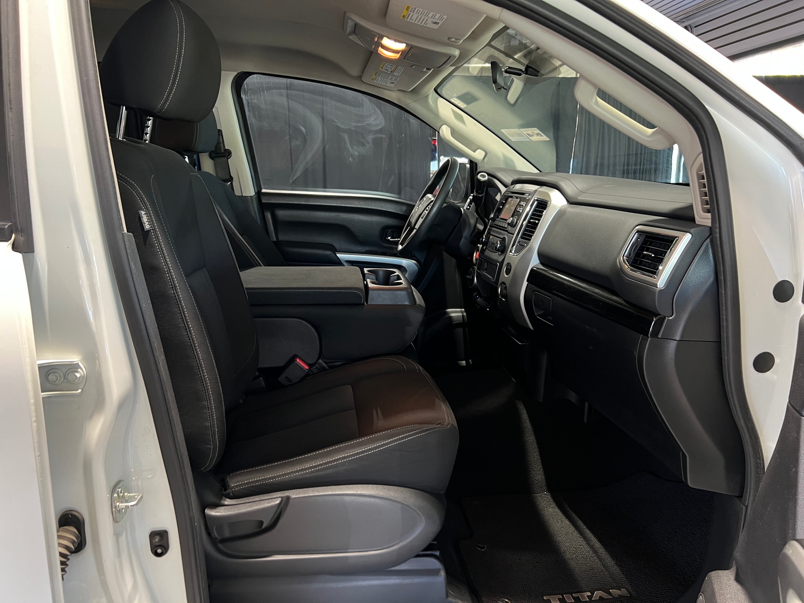 Thumbnail: 2017 Nissan Titan - 2