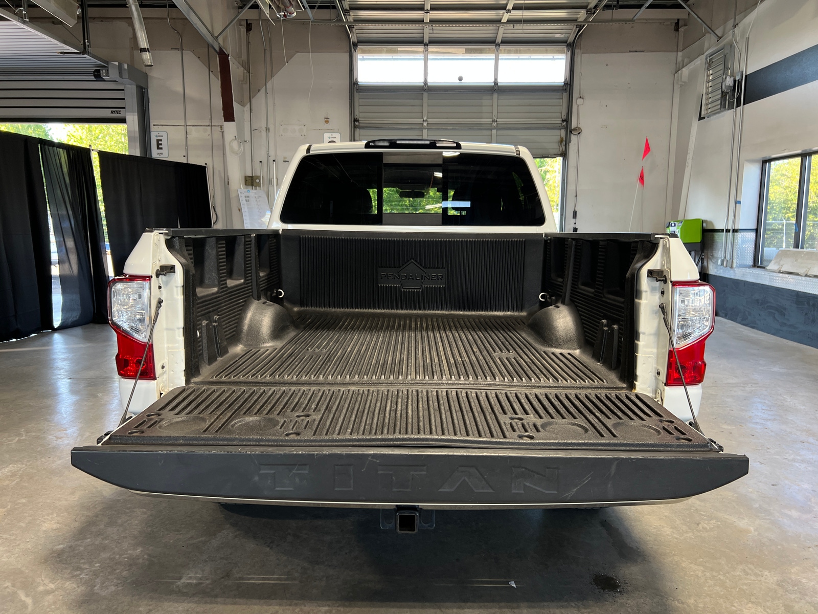 Thumbnail: 2017 Nissan Titan - 7