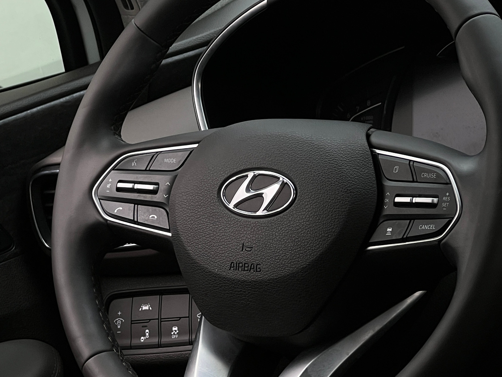 Thumbnail: 2020 Hyundai Santa Fe - 4