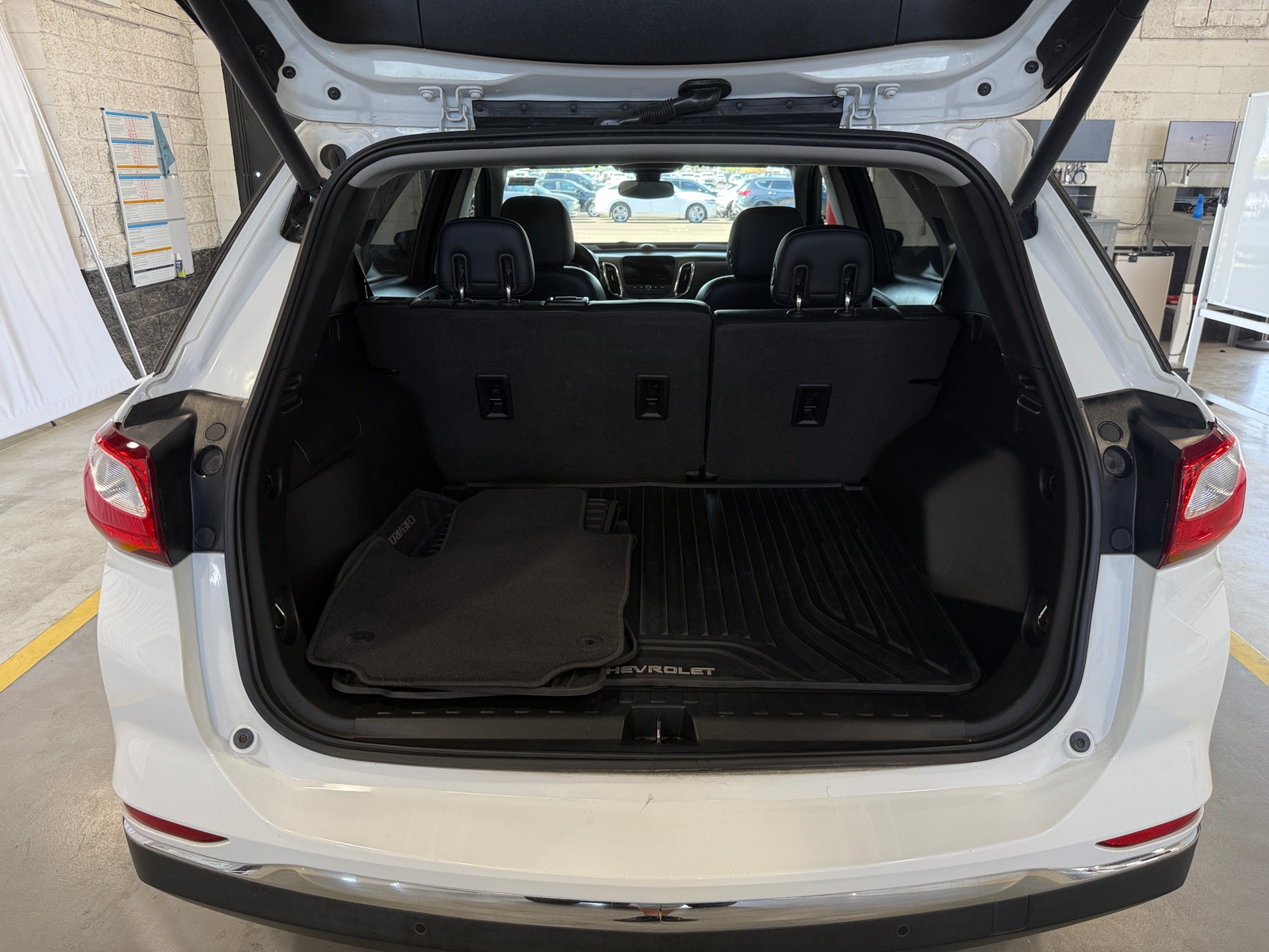 Thumbnail: 2020 Chevrolet Equinox - 6