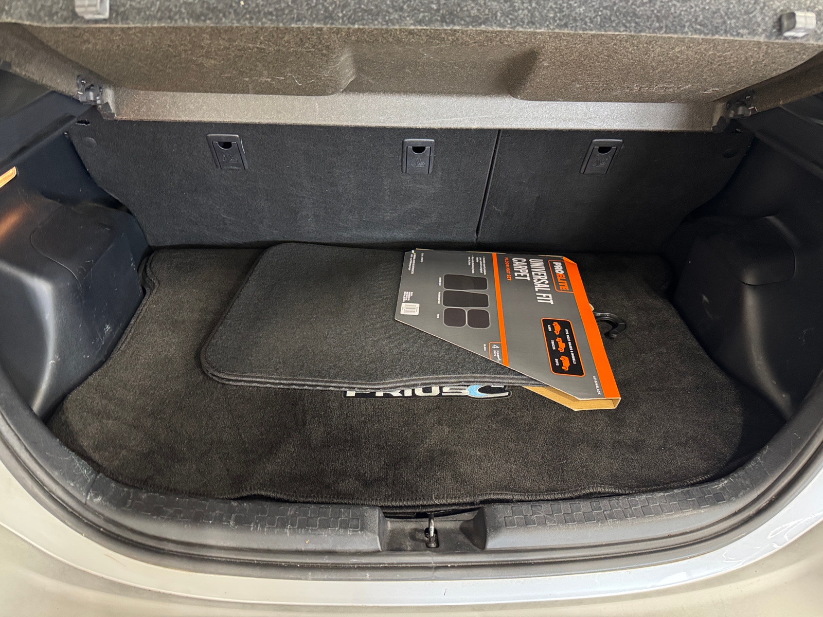 Thumbnail: 2015 Toyota Prius c - 7
