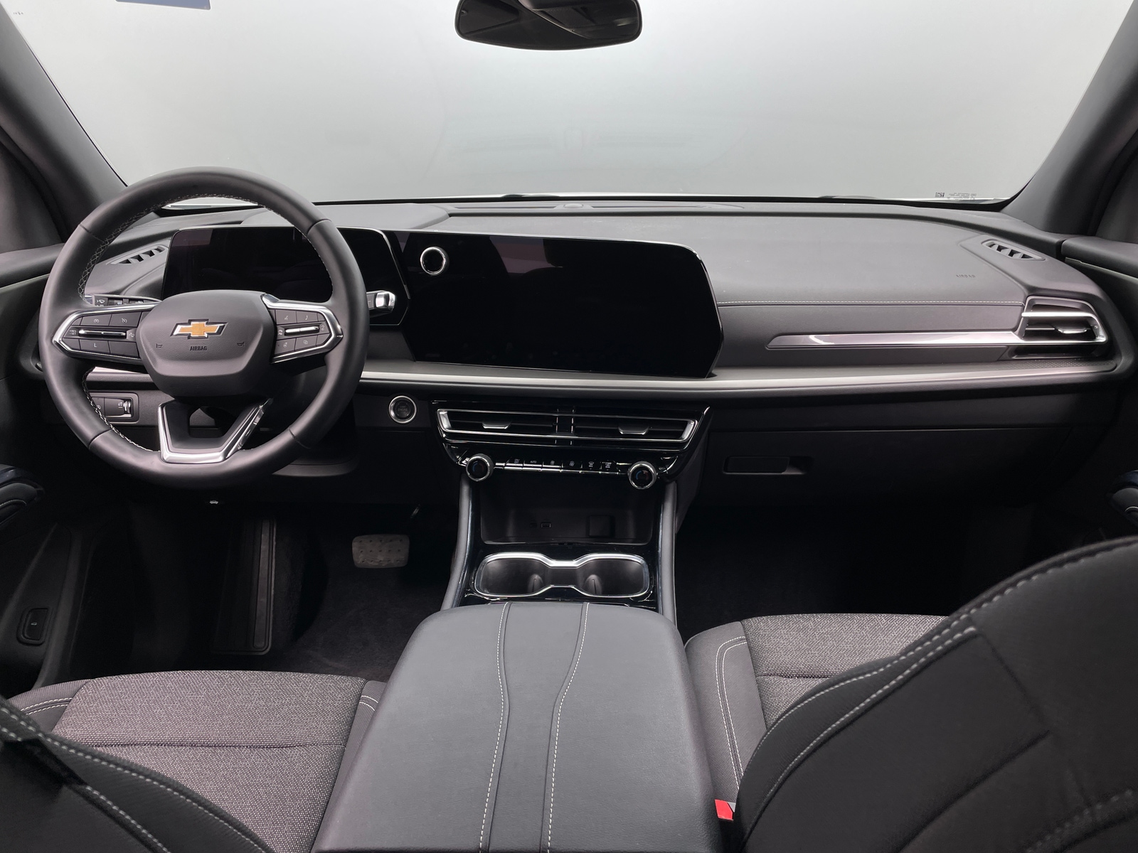 Thumbnail: 2025 Chevrolet Traverse - 3