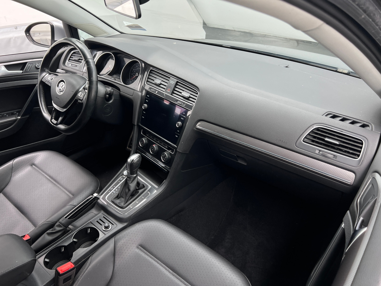 Thumbnail: 2018 Volkswagen Golf - 2