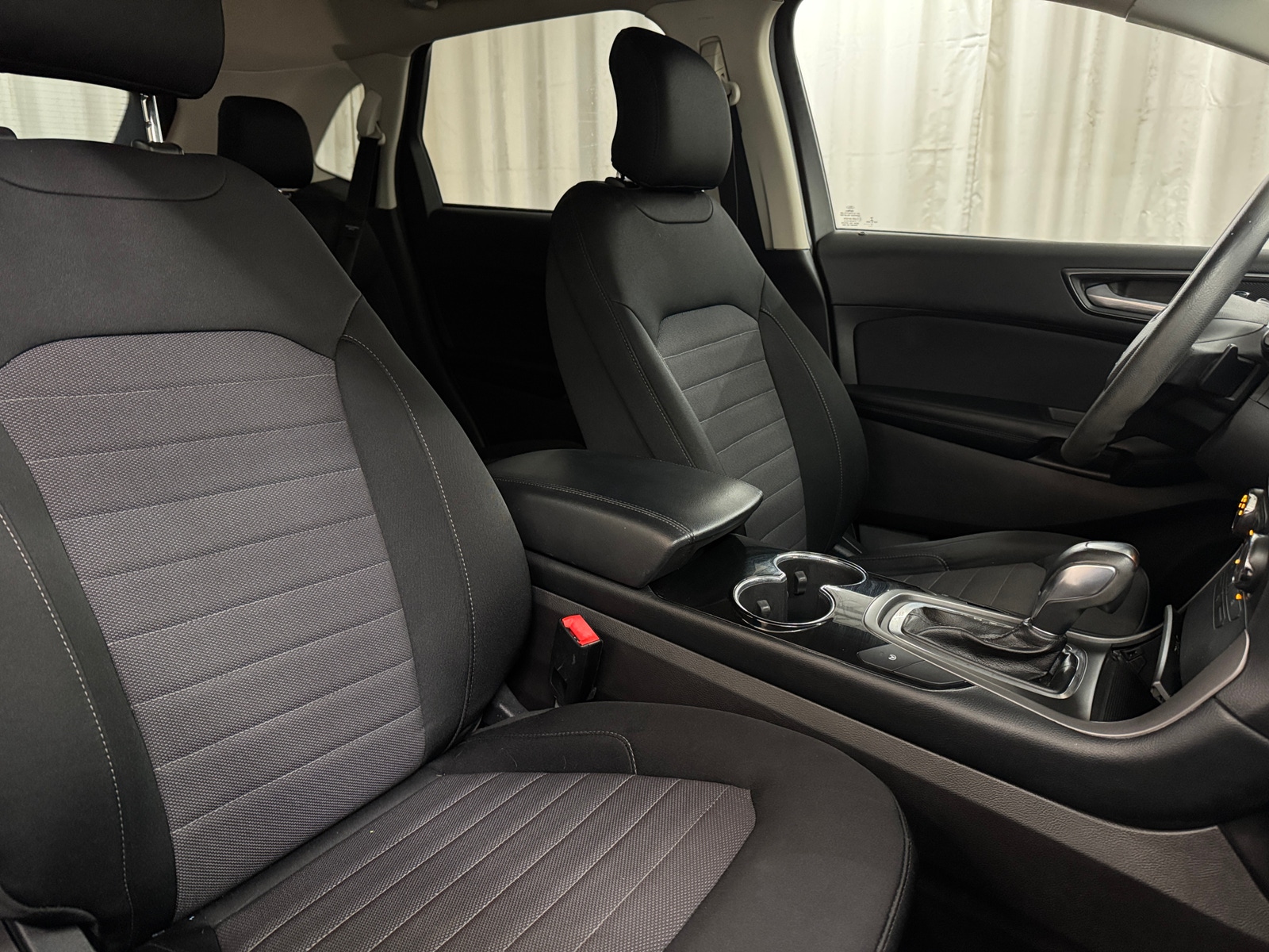 Thumbnail: 2017 Ford Edge - 2