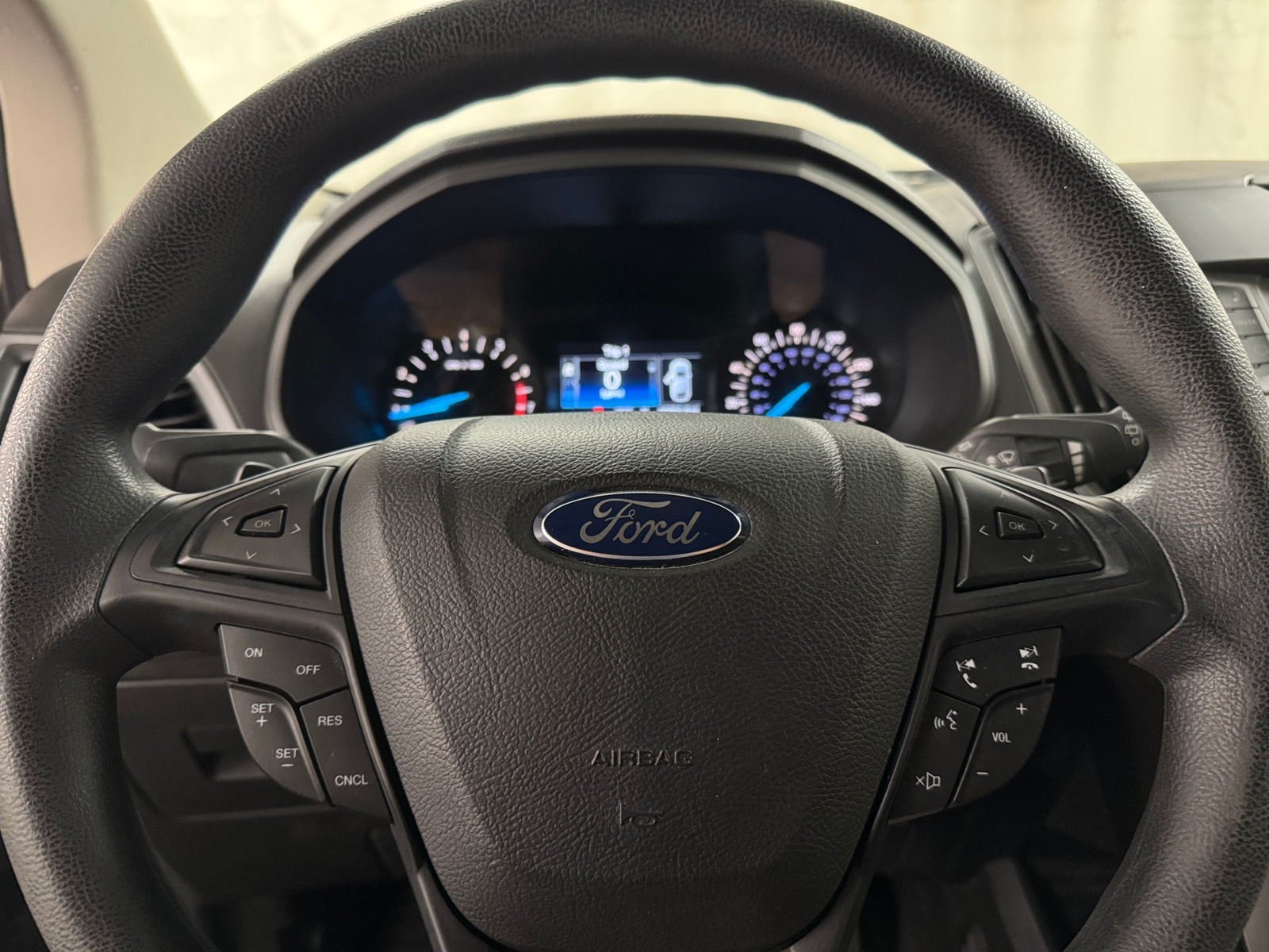 Thumbnail: 2017 Ford Edge - 5