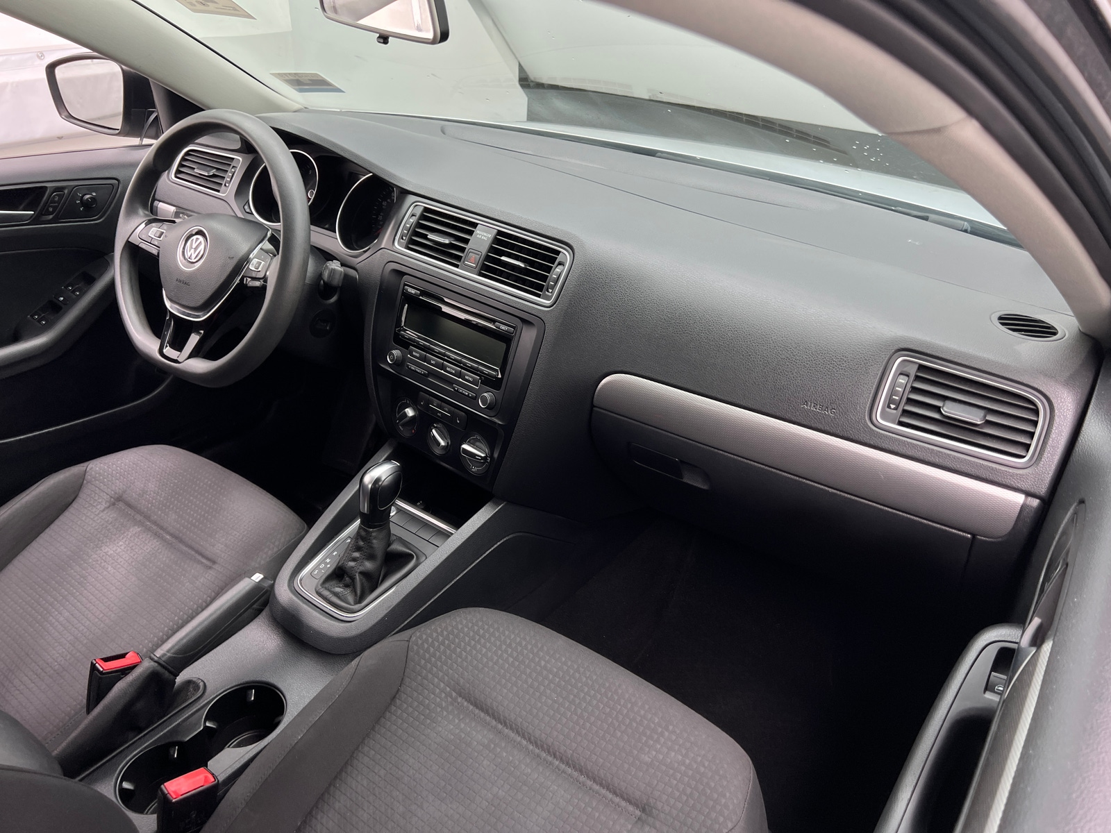 Thumbnail: 2015 Volkswagen Jetta - 3
