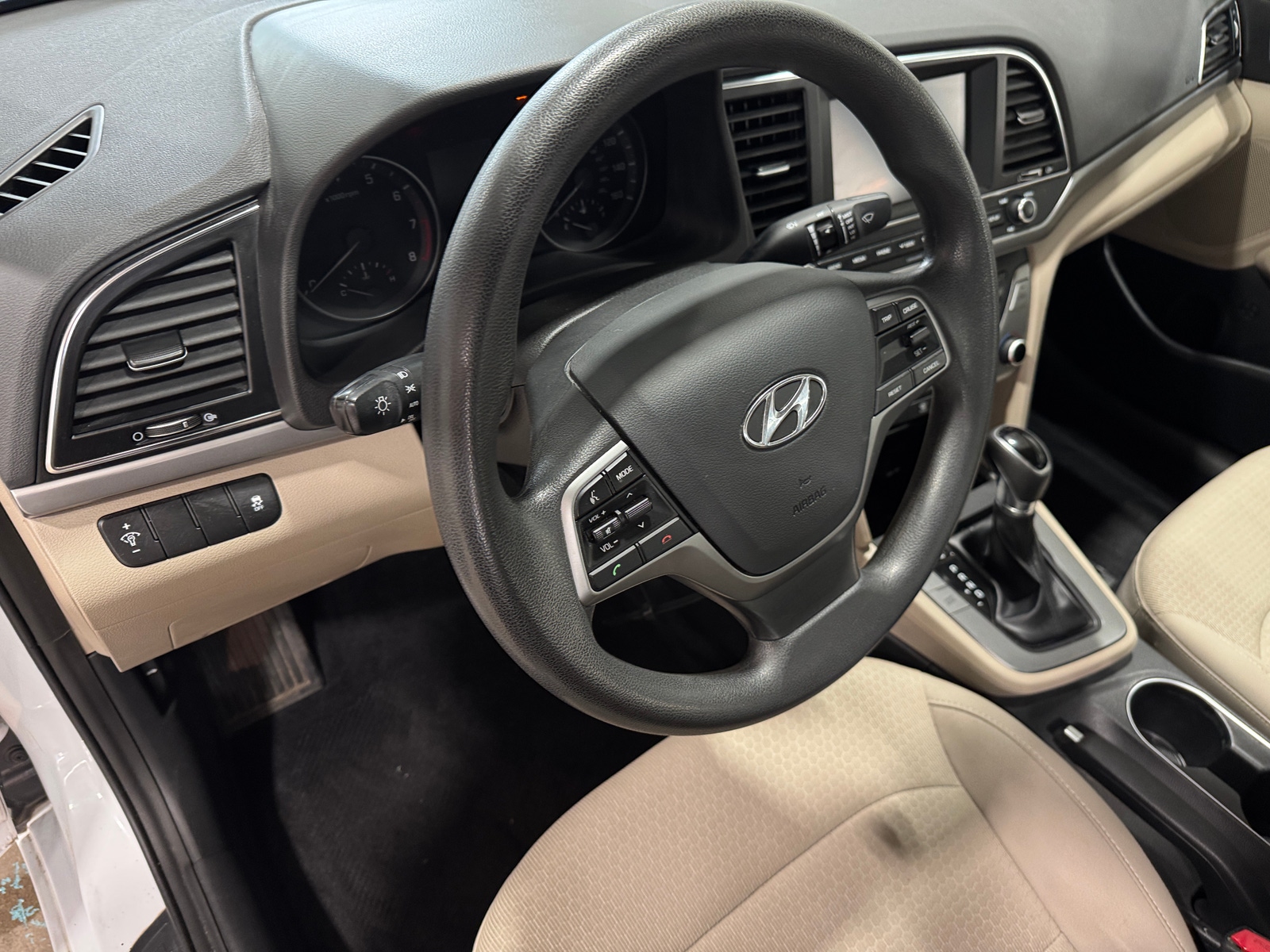 Thumbnail: 2017 Hyundai Elantra - 3