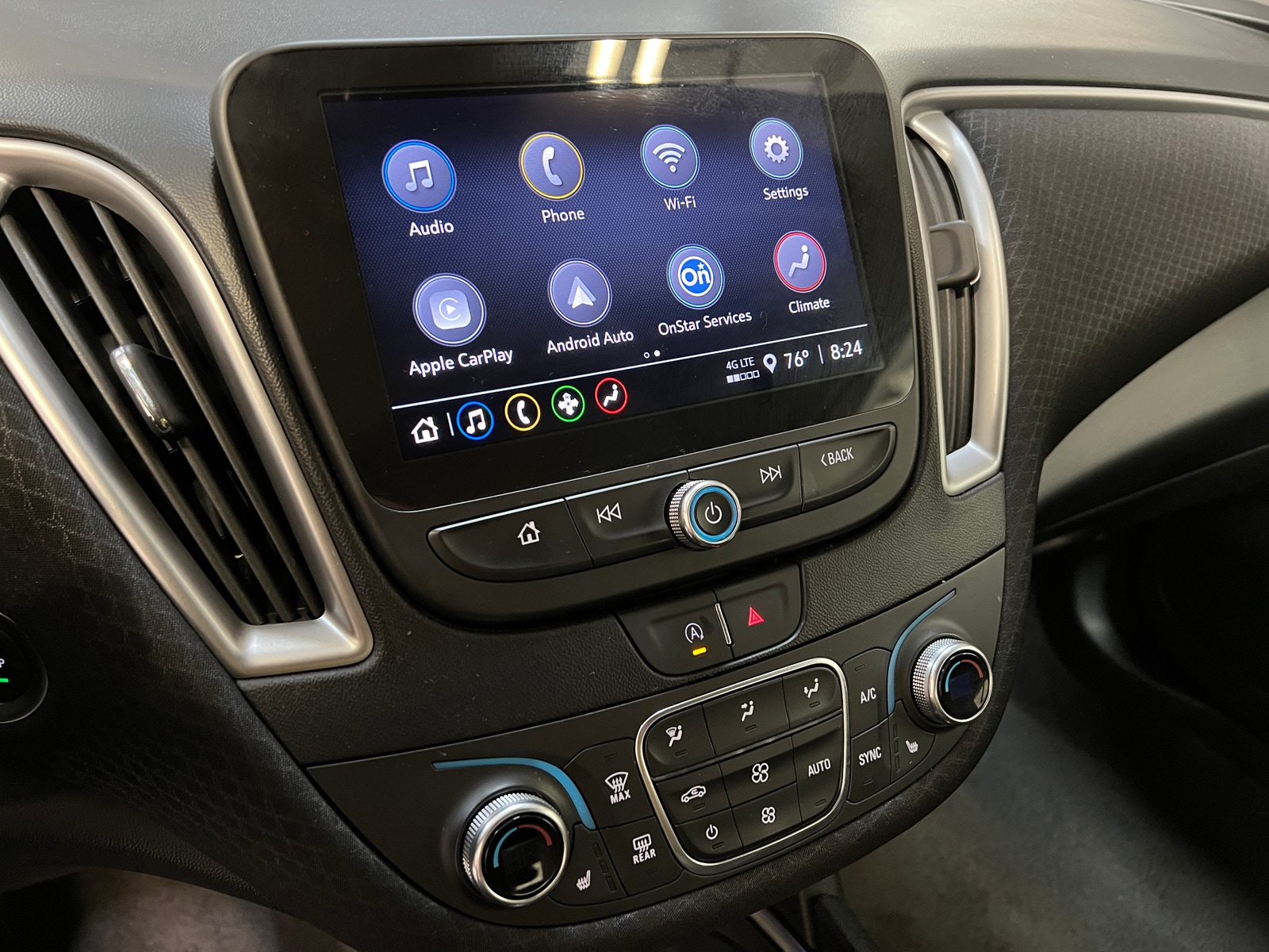 Thumbnail: 2024 Chevrolet Malibu - 4