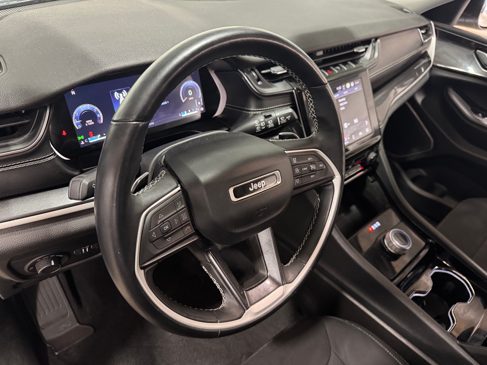 Thumbnail: 2021 Jeep Grand Cherokee L - 3