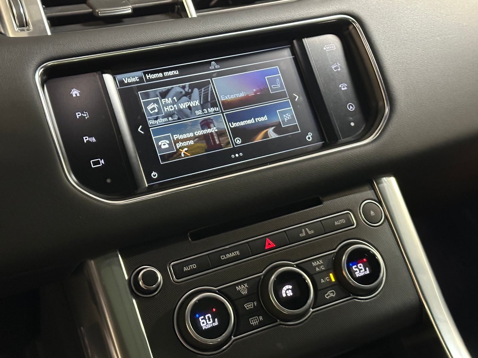 Thumbnail: 2016 Land Rover Range Rover Sport - 3