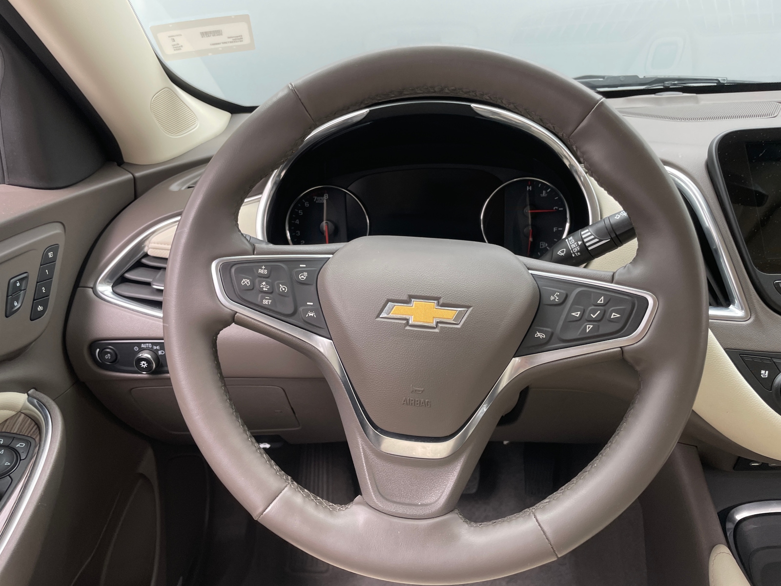 Thumbnail: 2024 Chevrolet Malibu - 4