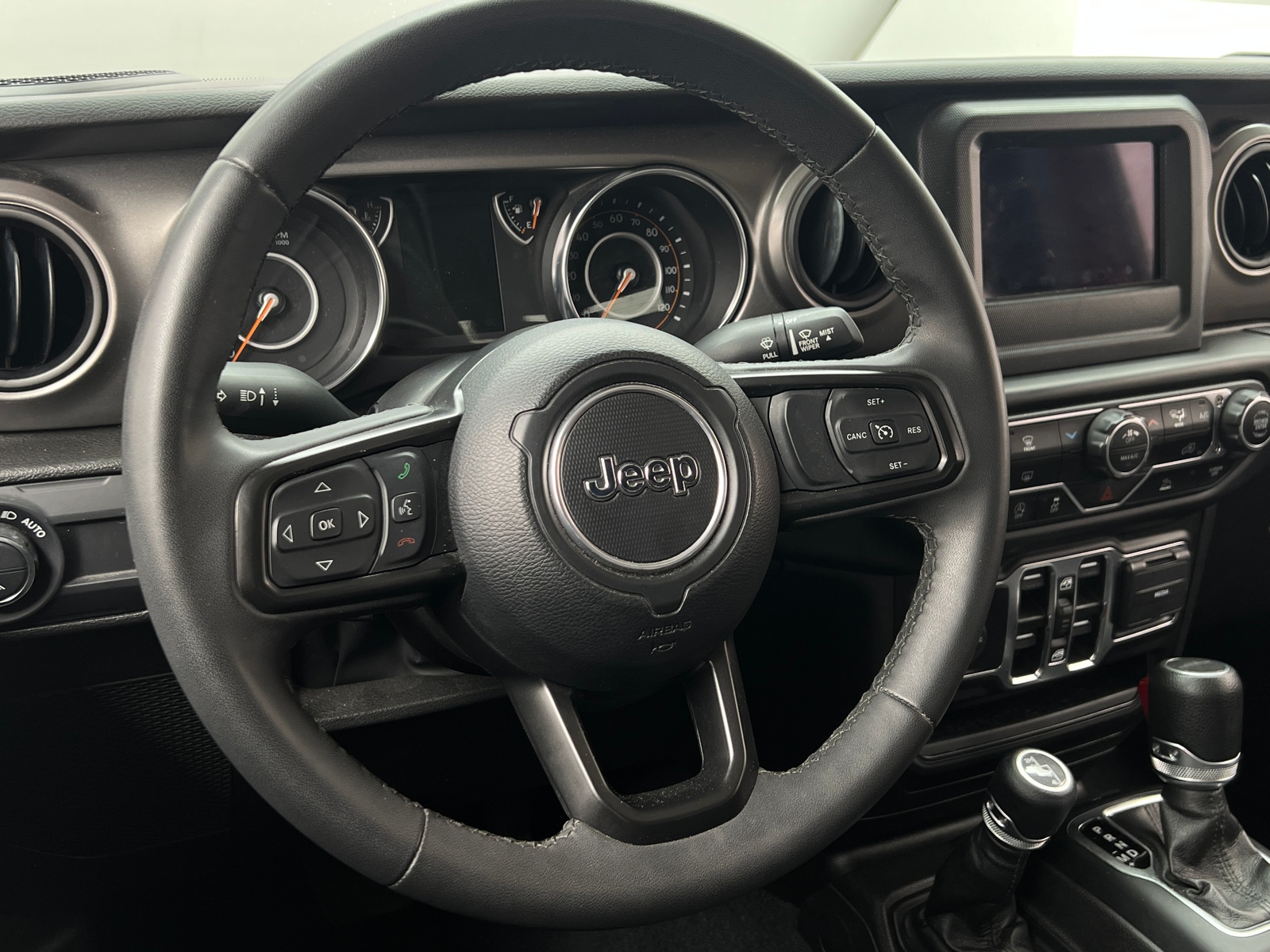 Thumbnail: 2023 Jeep Gladiator - 5