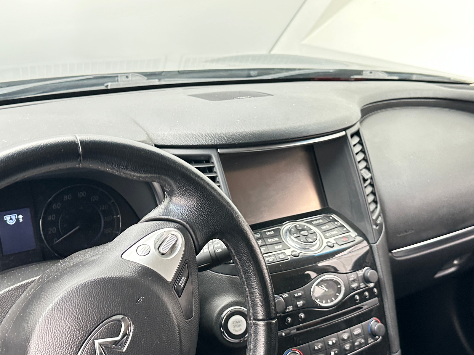 Thumbnail: 2016 INFINITI QX70 - 2
