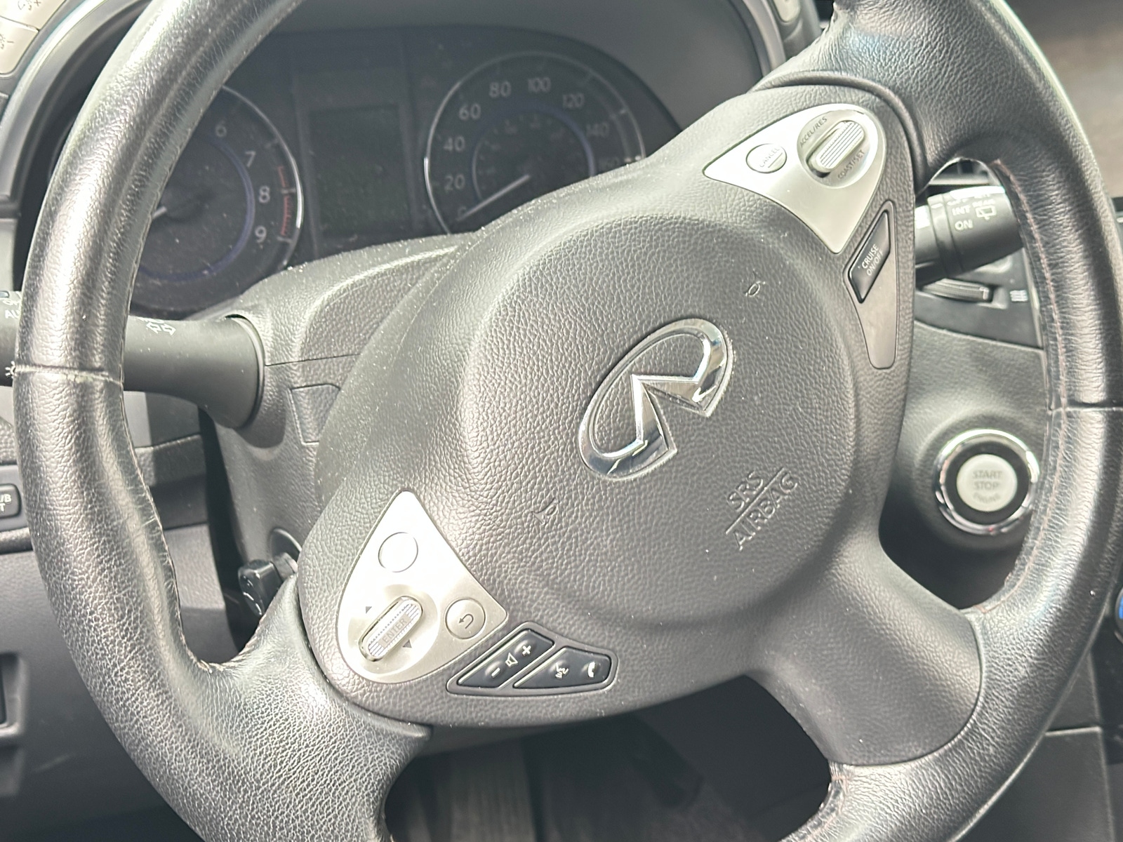 Thumbnail: 2016 INFINITI QX70 - 4