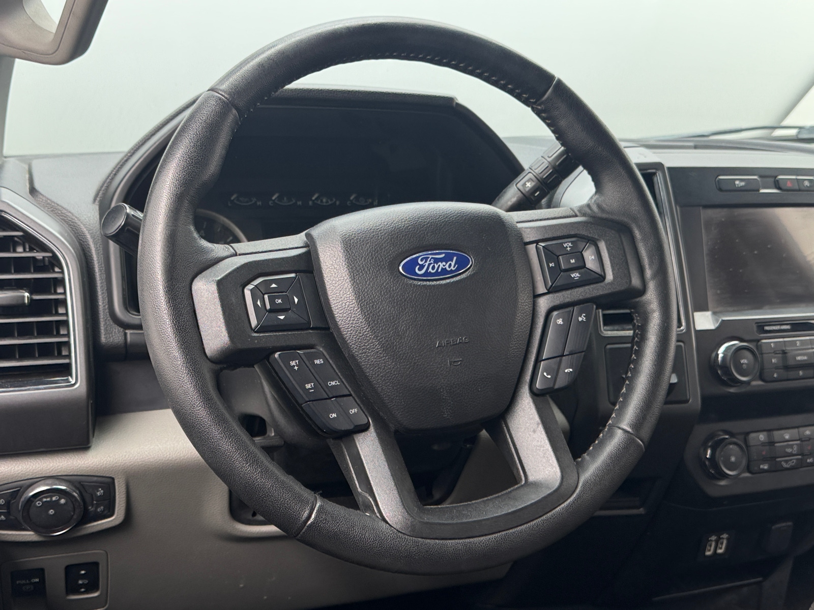 Thumbnail: 2019 Ford Econoline - 5