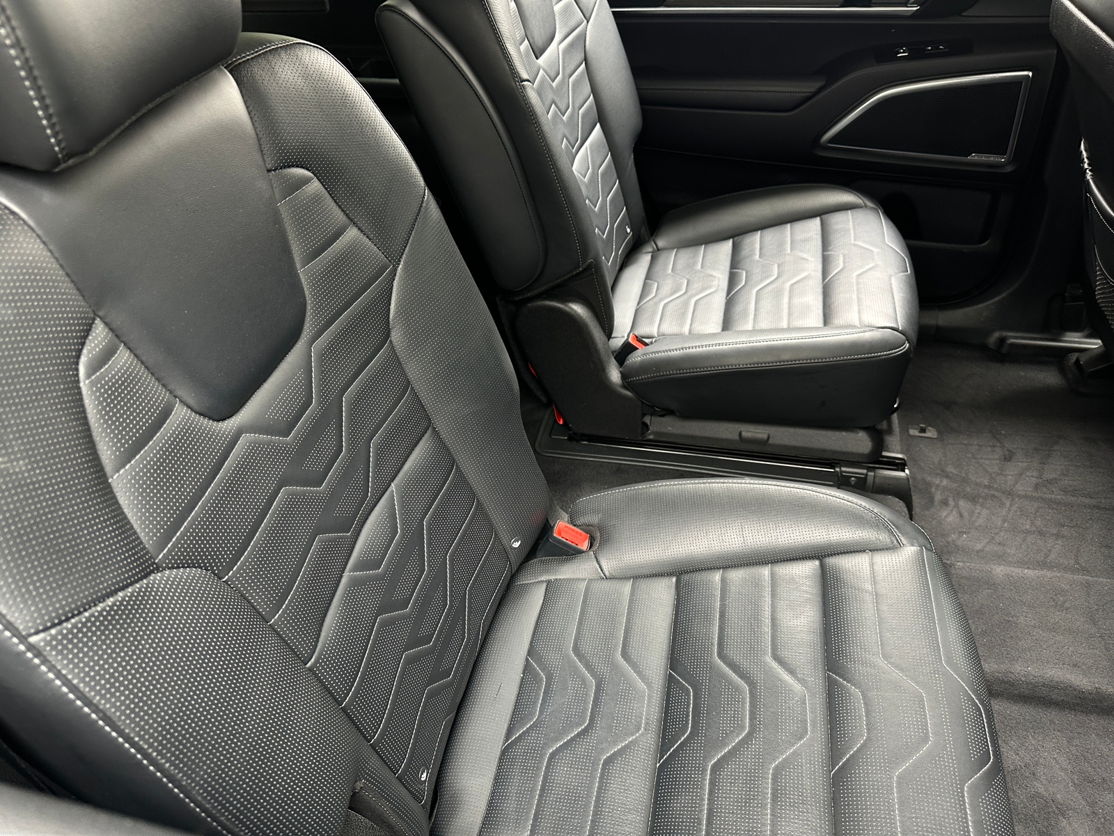 Thumbnail: 2022 Kia Telluride - 5