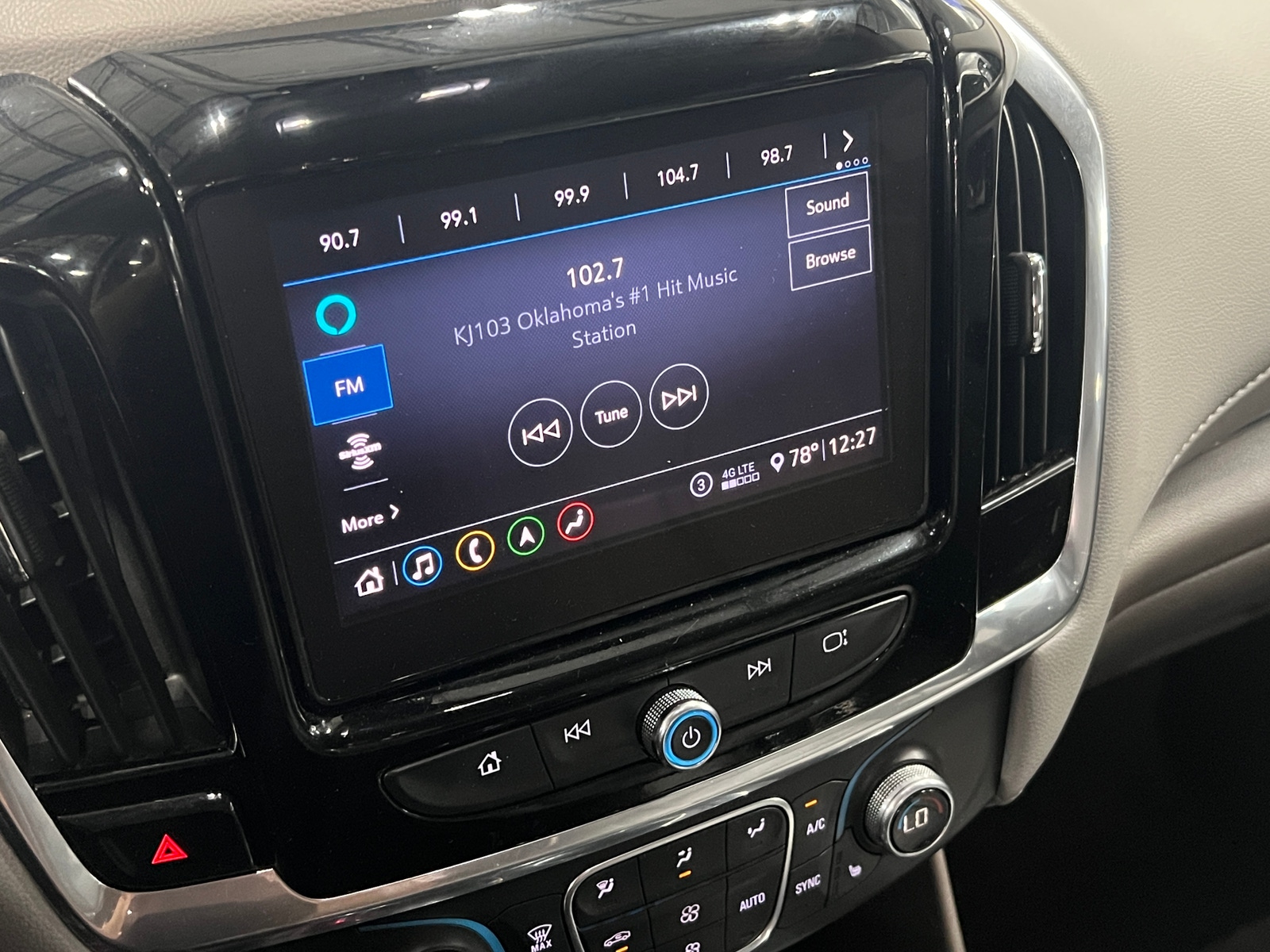 Thumbnail: 2020 Chevrolet Traverse - 3