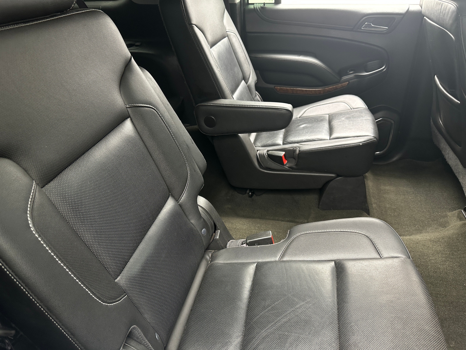 Thumbnail: 2016 Chevrolet Suburban - 5
