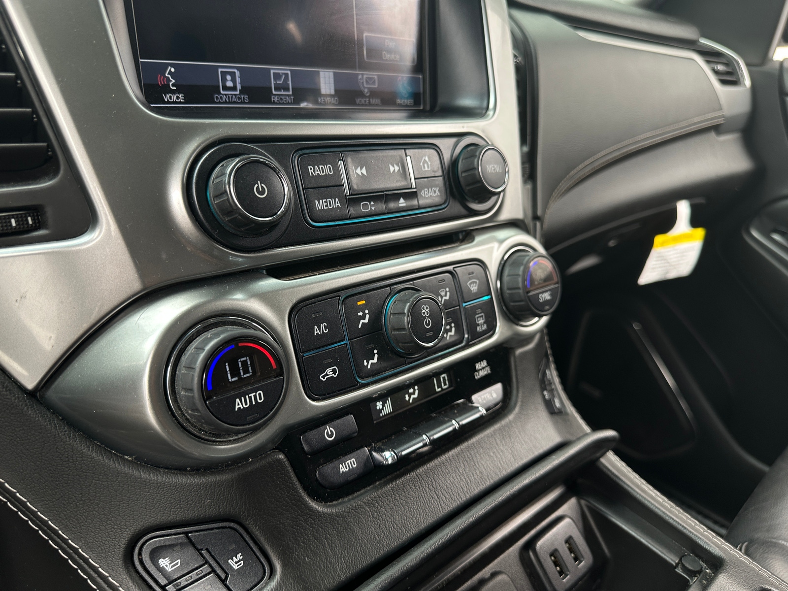 Thumbnail: 2016 Chevrolet Suburban - 3