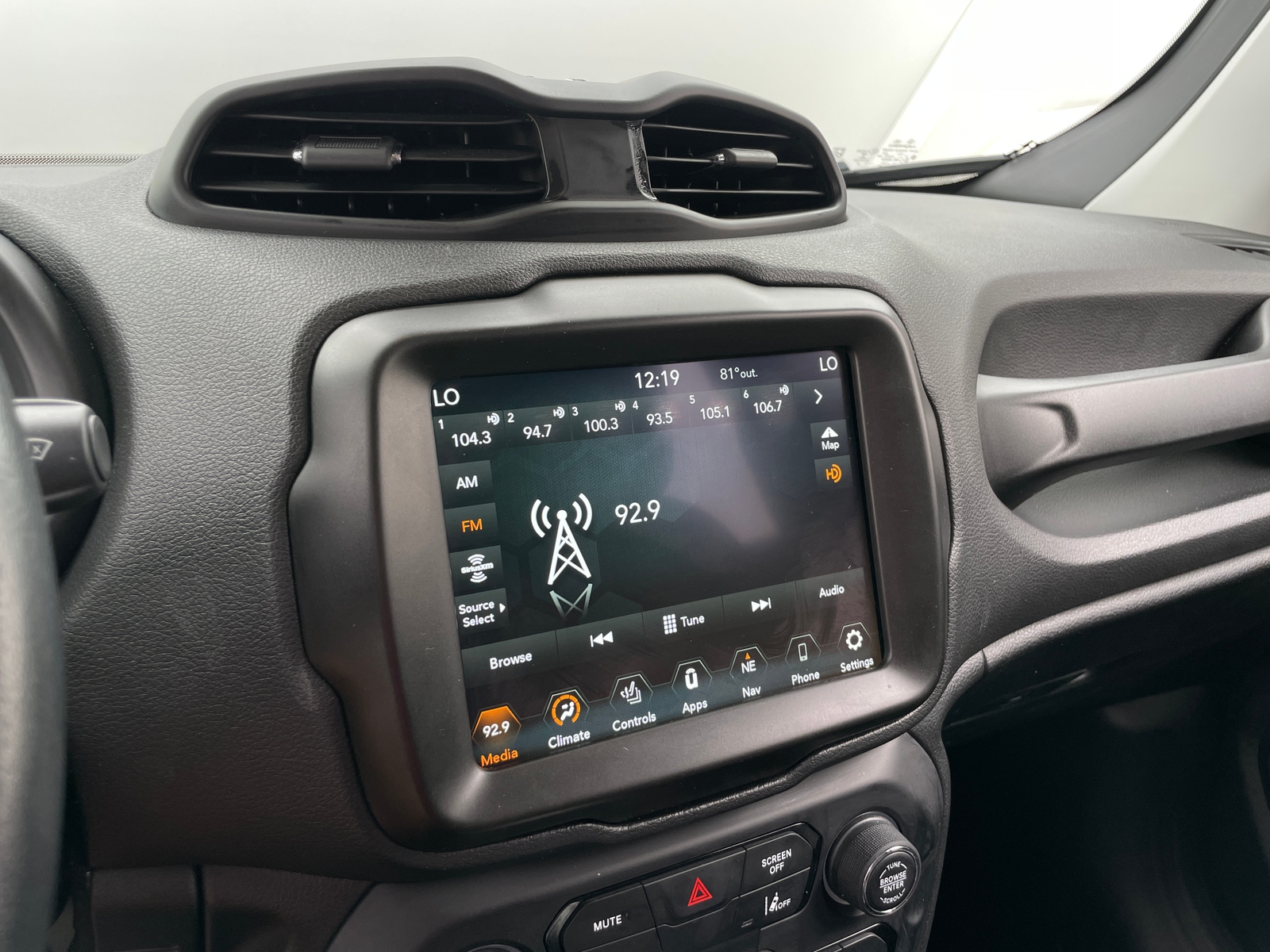 Thumbnail: 2022 Jeep Renegade - 3
