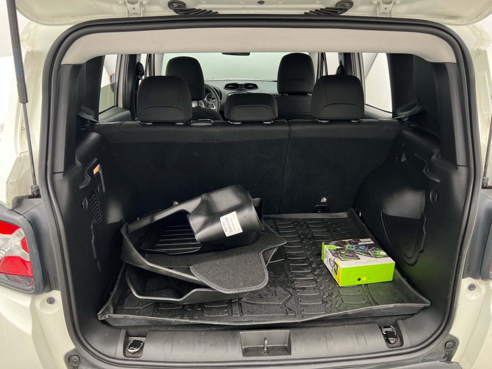 Thumbnail: 2020 Jeep Renegade - 7