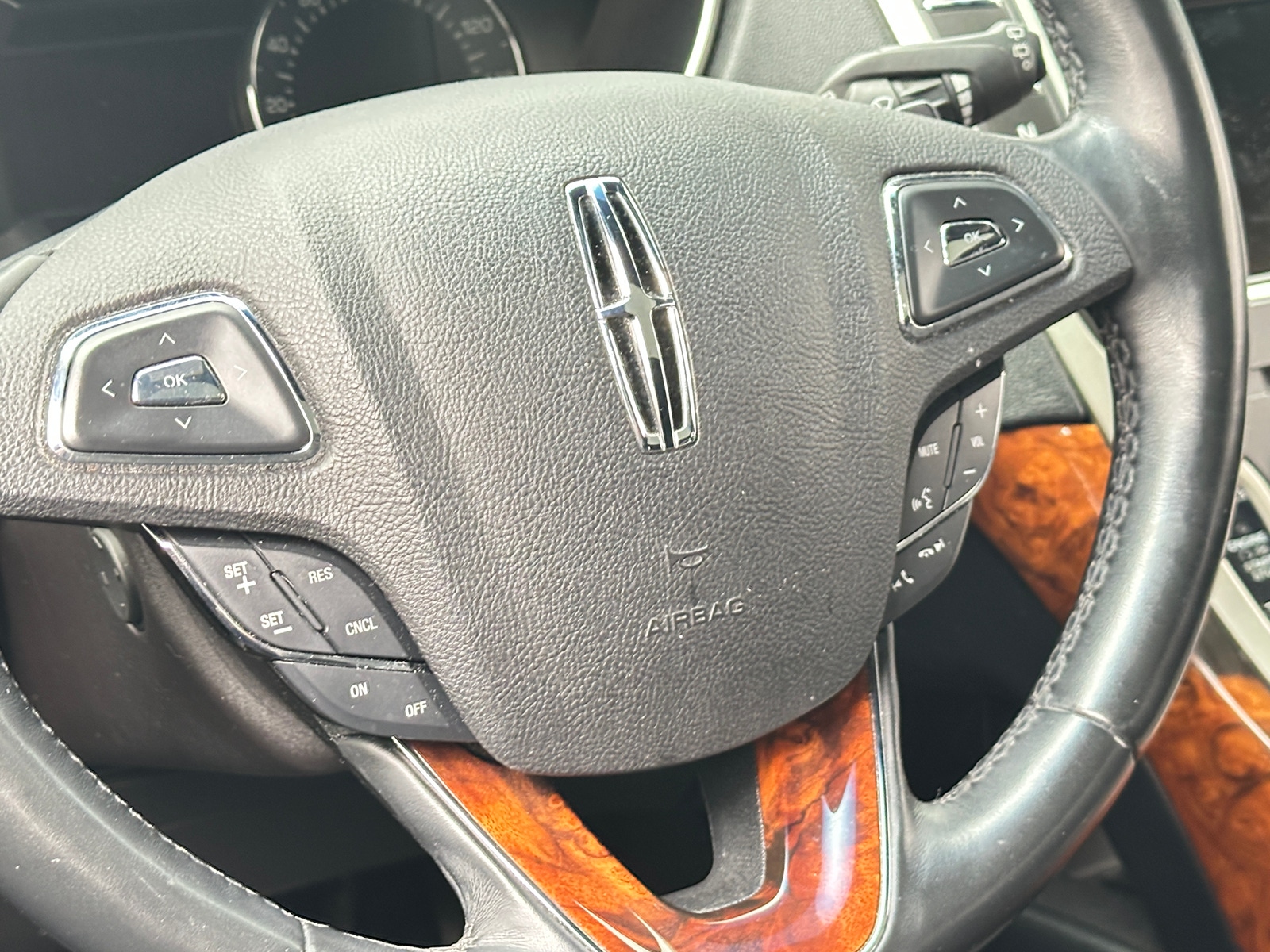 Thumbnail: 2017 Lincoln MKX - 4