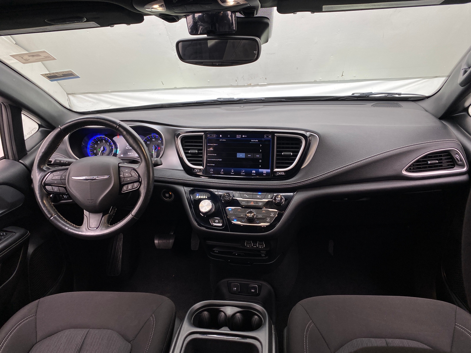 Thumbnail: 2021 Chrysler Pacifica - 3