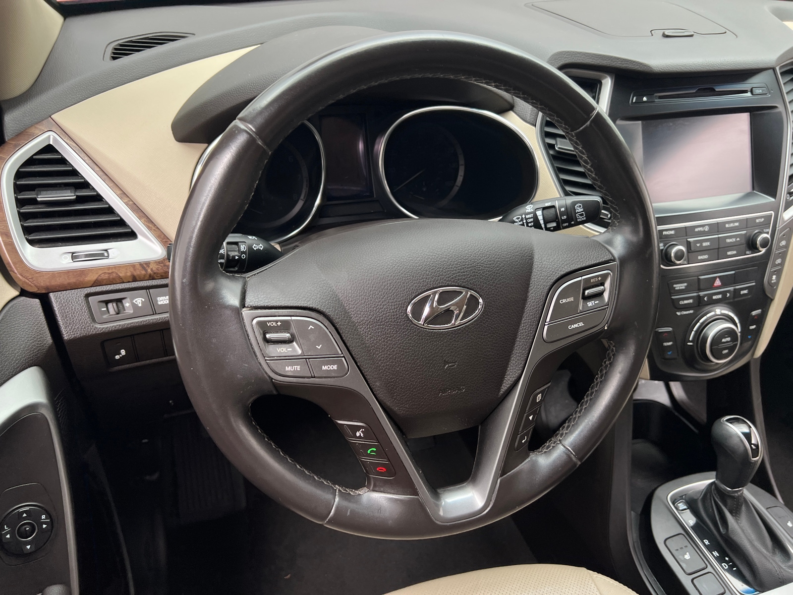 Thumbnail: 2017 Hyundai Santa Fe - 4