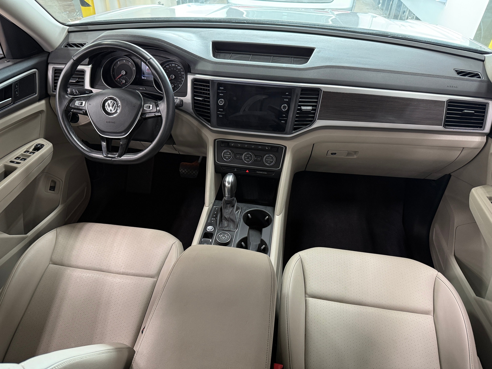 Thumbnail: 2019 Volkswagen Atlas - 2