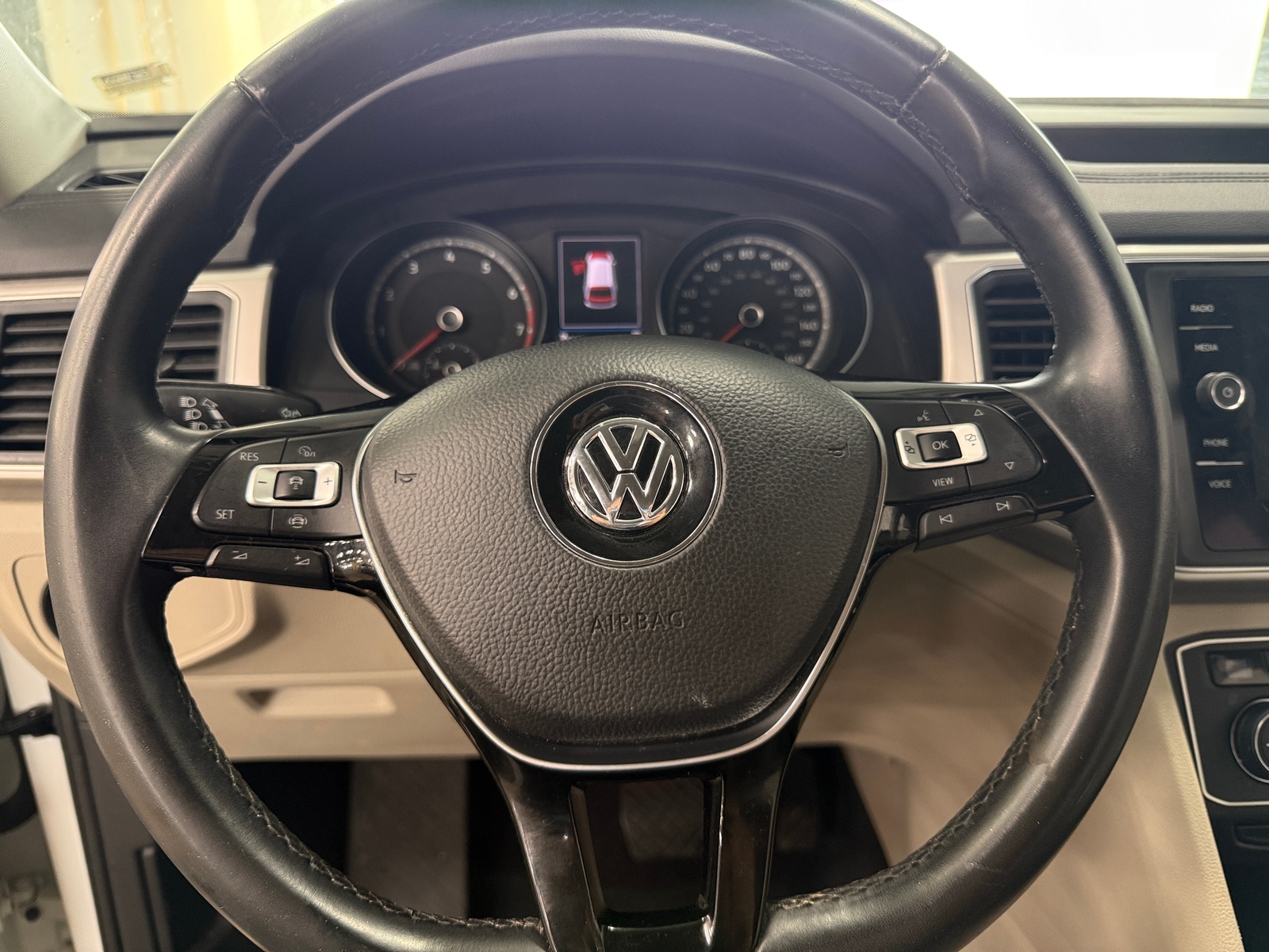 Thumbnail: 2019 Volkswagen Atlas - 4