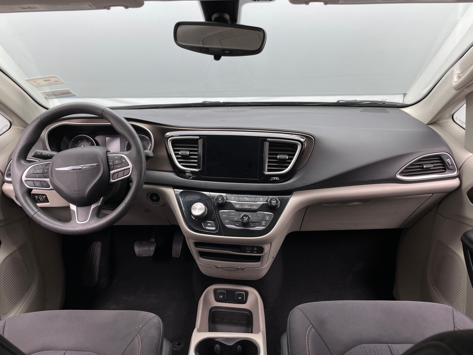 Thumbnail: 2017 Chrysler Pacifica - 3