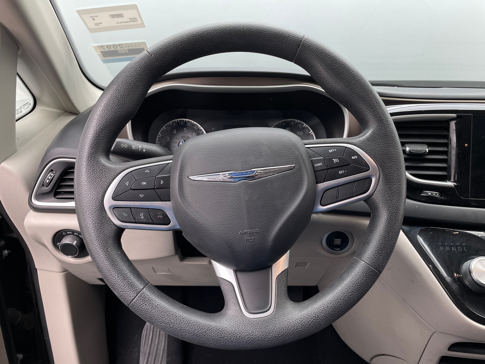 Thumbnail: 2017 Chrysler Pacifica - 5