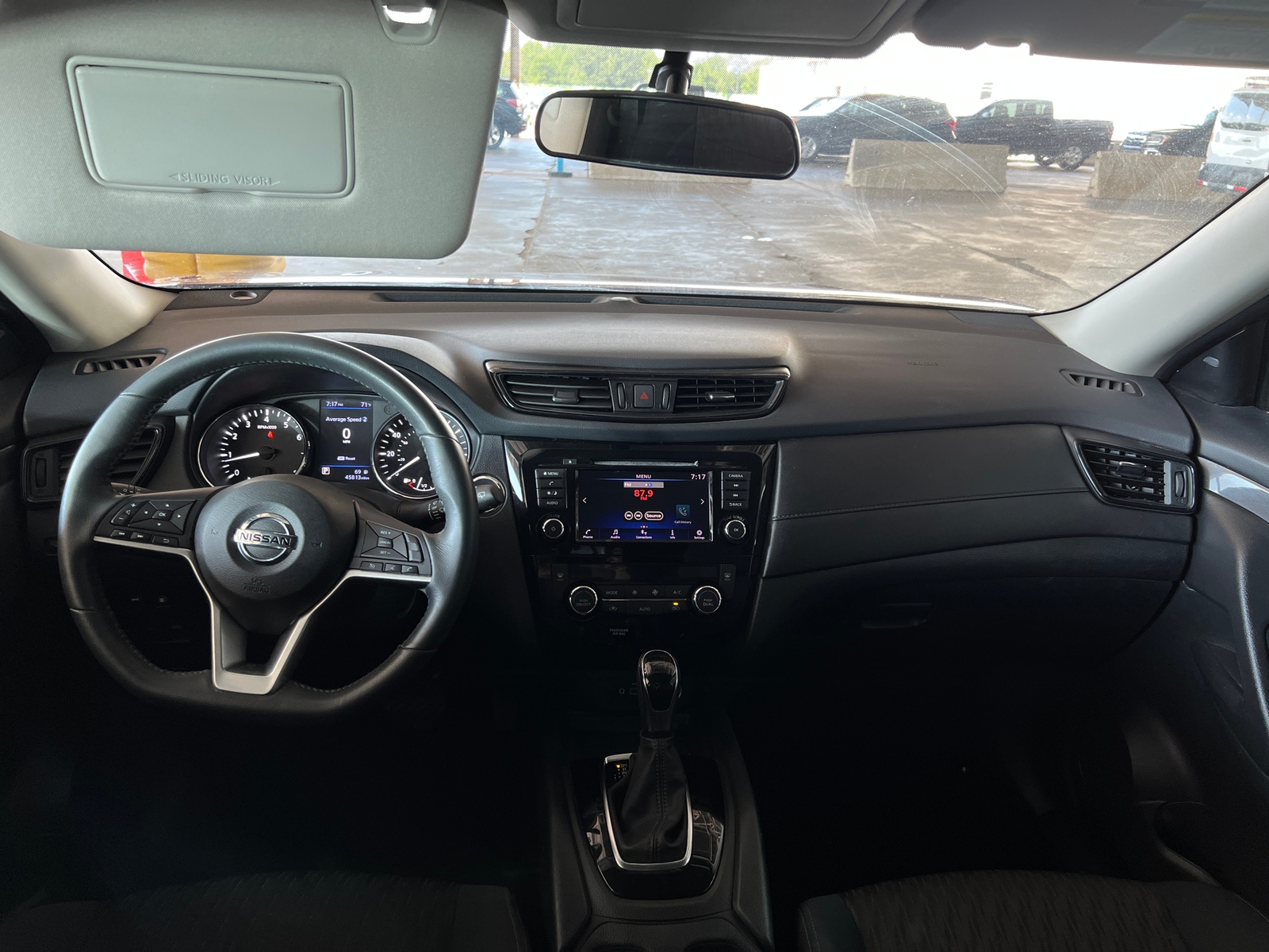 Thumbnail: 2018 Nissan Rogue - 3