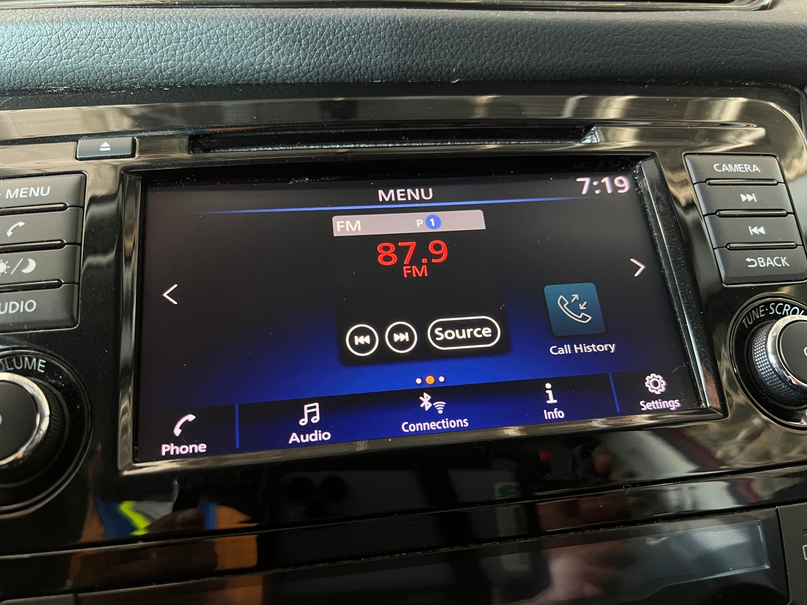 Thumbnail: 2018 Nissan Rogue - 4