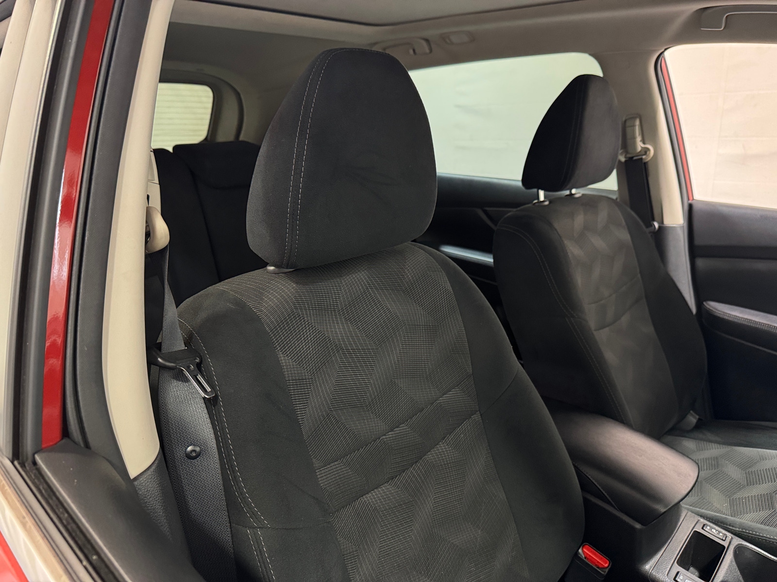 Thumbnail: 2016 Nissan Rogue - 2