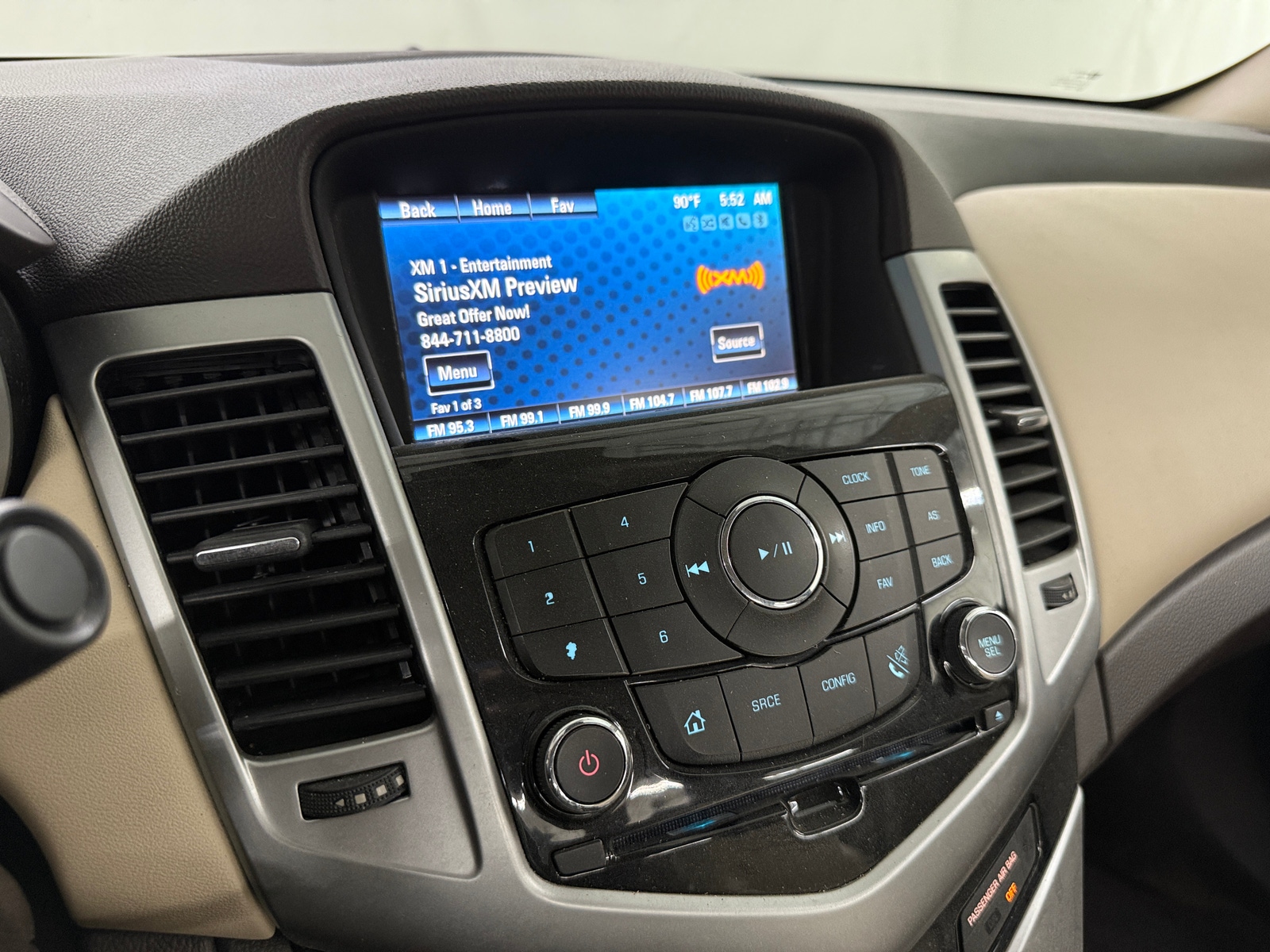 Thumbnail: 2016 Chevrolet Cruze - 3