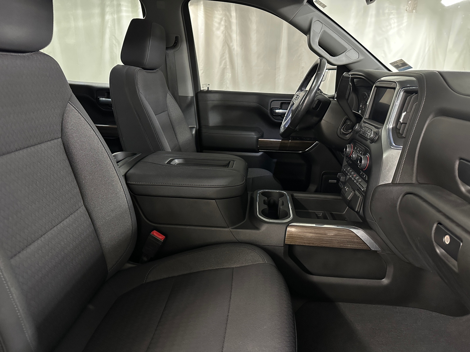 Thumbnail: 2021 Chevrolet Silverado 1500 - 2