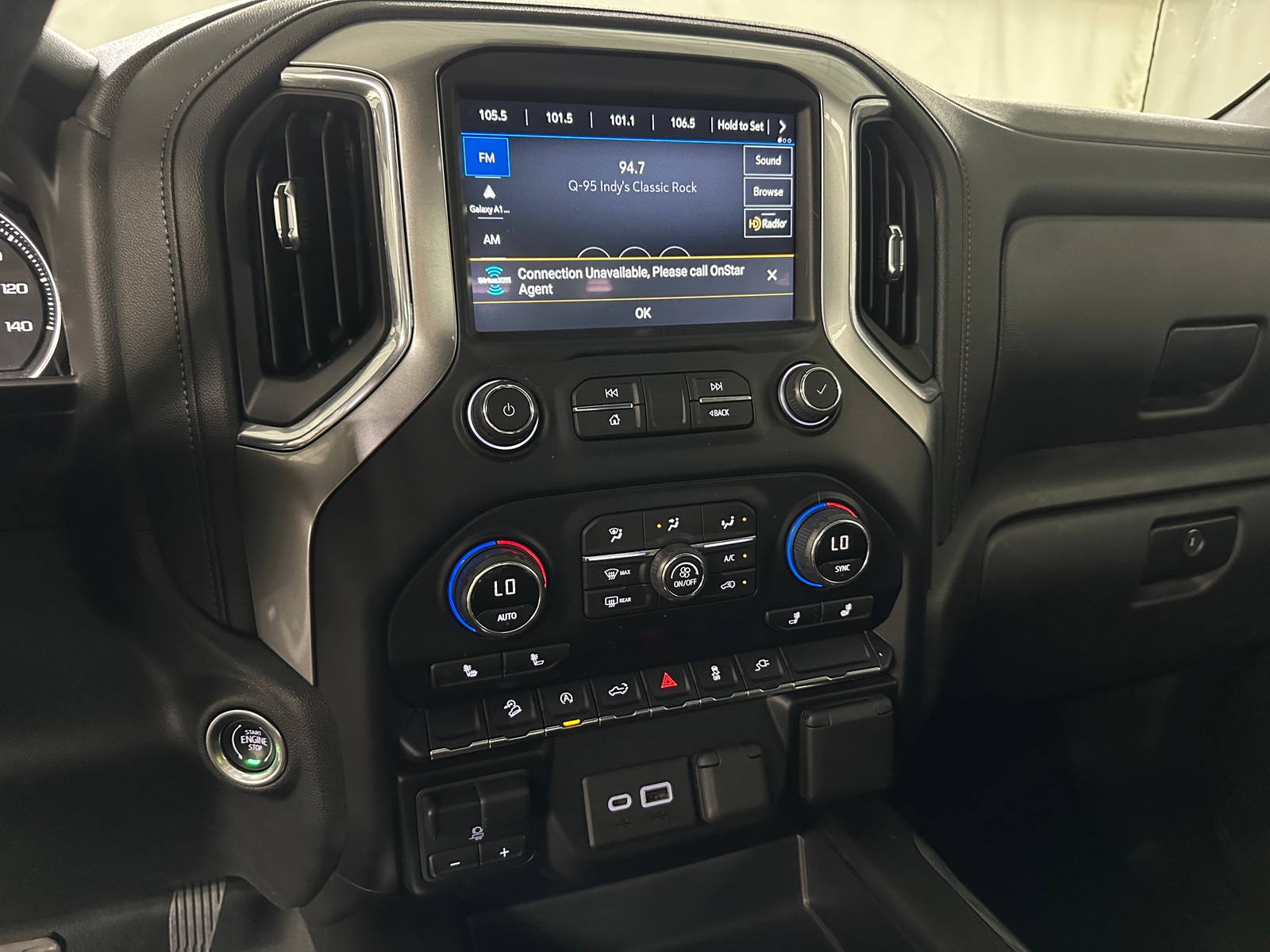 Thumbnail: 2021 Chevrolet Silverado 1500 - 4