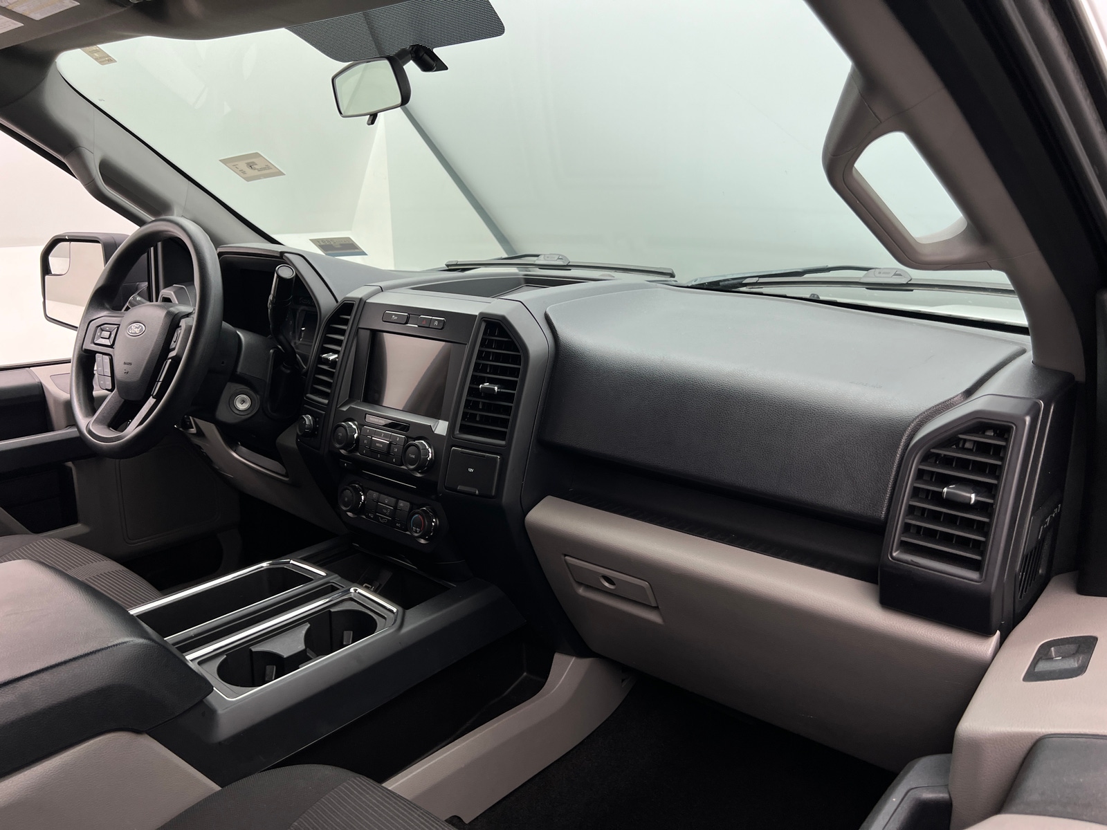 Thumbnail: 2018 Ford Econoline - 3