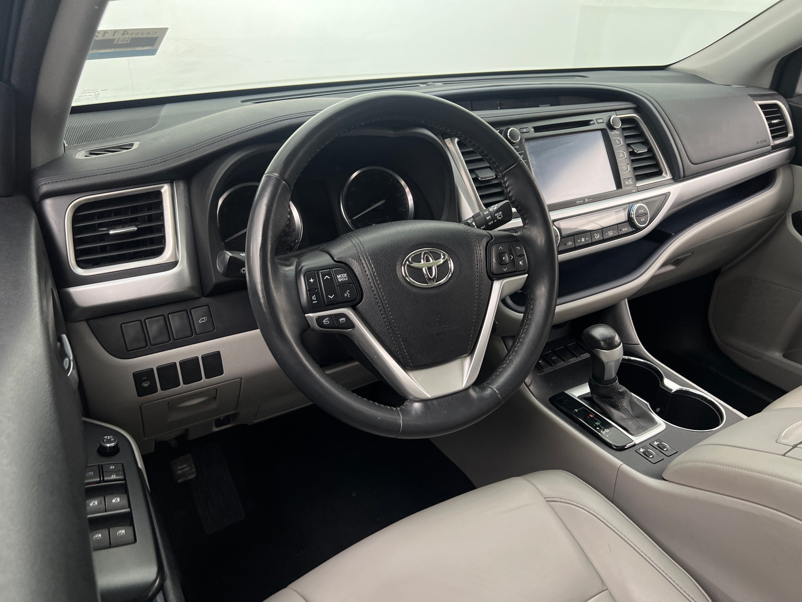 Thumbnail: 2015 Toyota Highlander - 3