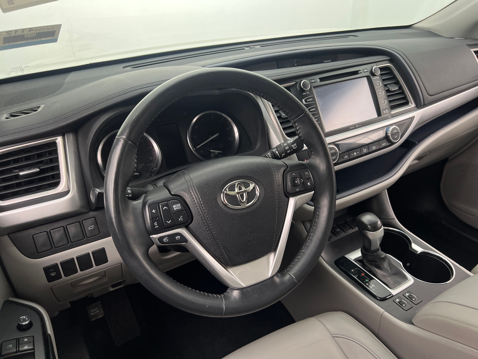 Thumbnail: 2015 Toyota Highlander - 5