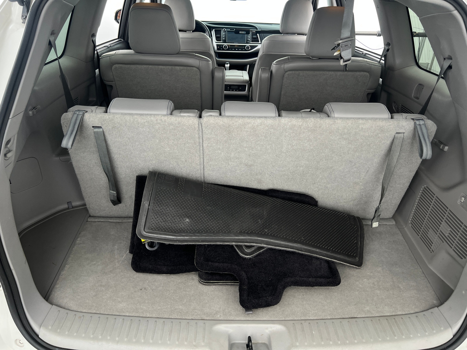Thumbnail: 2015 Toyota Highlander - 7
