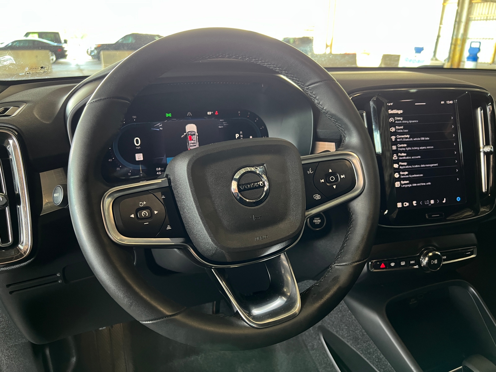 Thumbnail: 2023 Volvo XC40 - 5