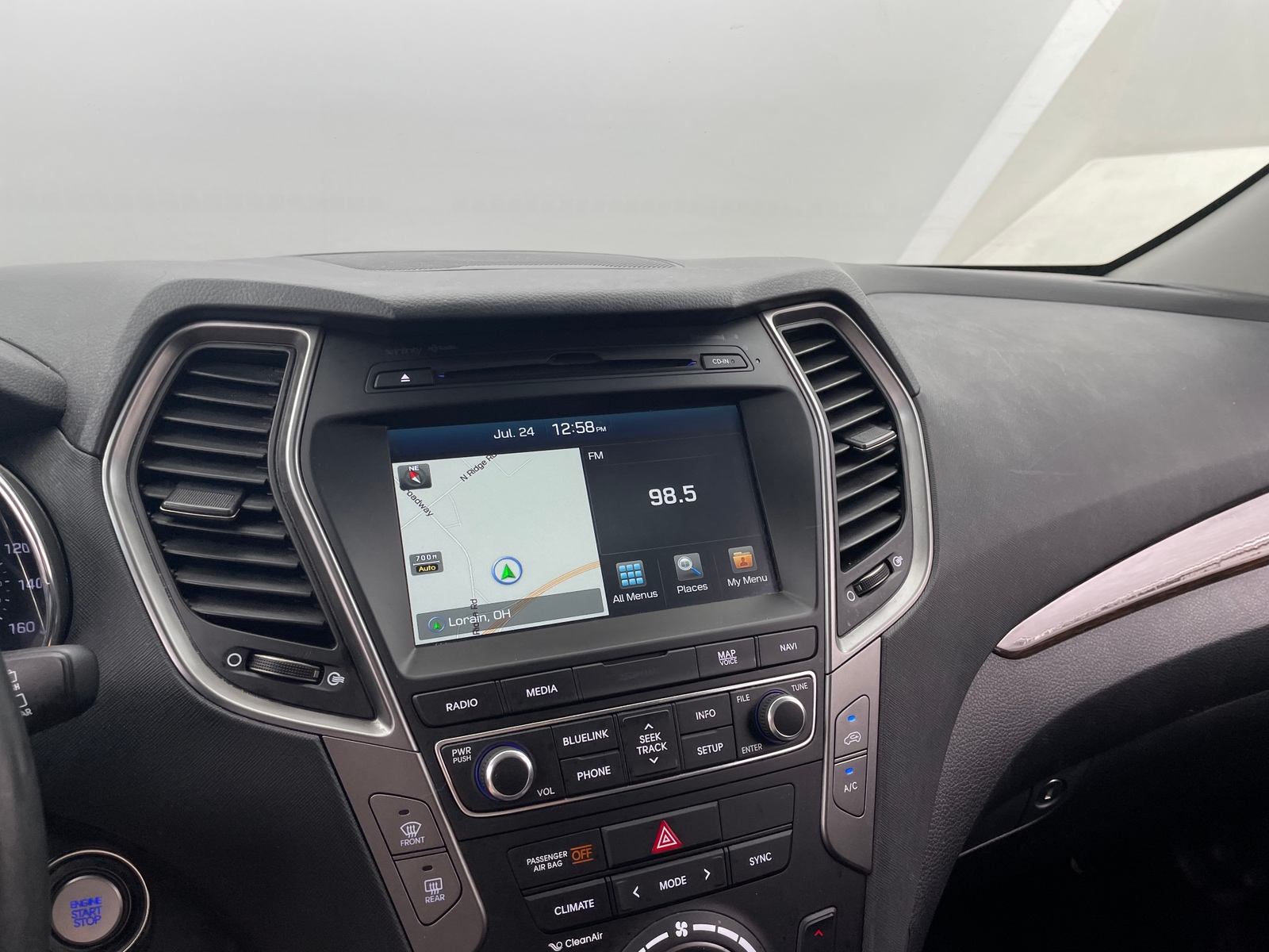 Thumbnail: 2017 Hyundai Santa Fe - 3