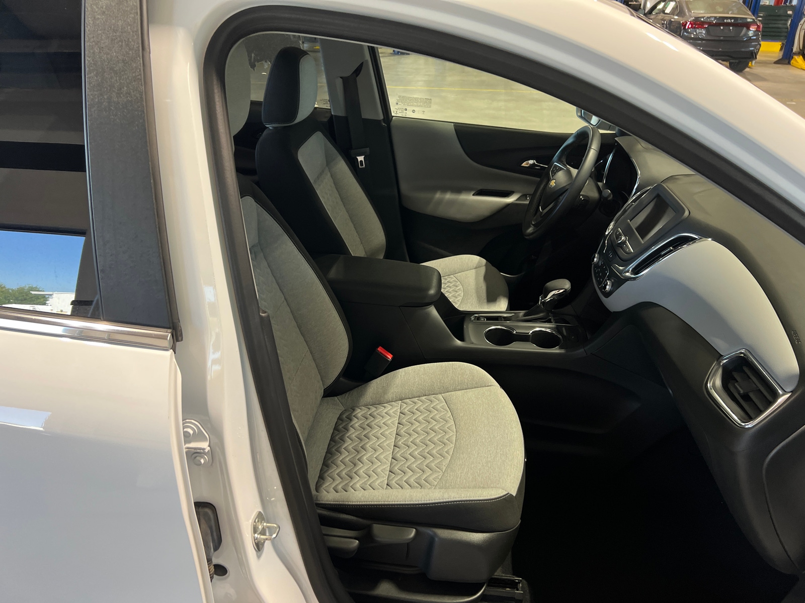 Thumbnail: 2023 Chevrolet Equinox - 2