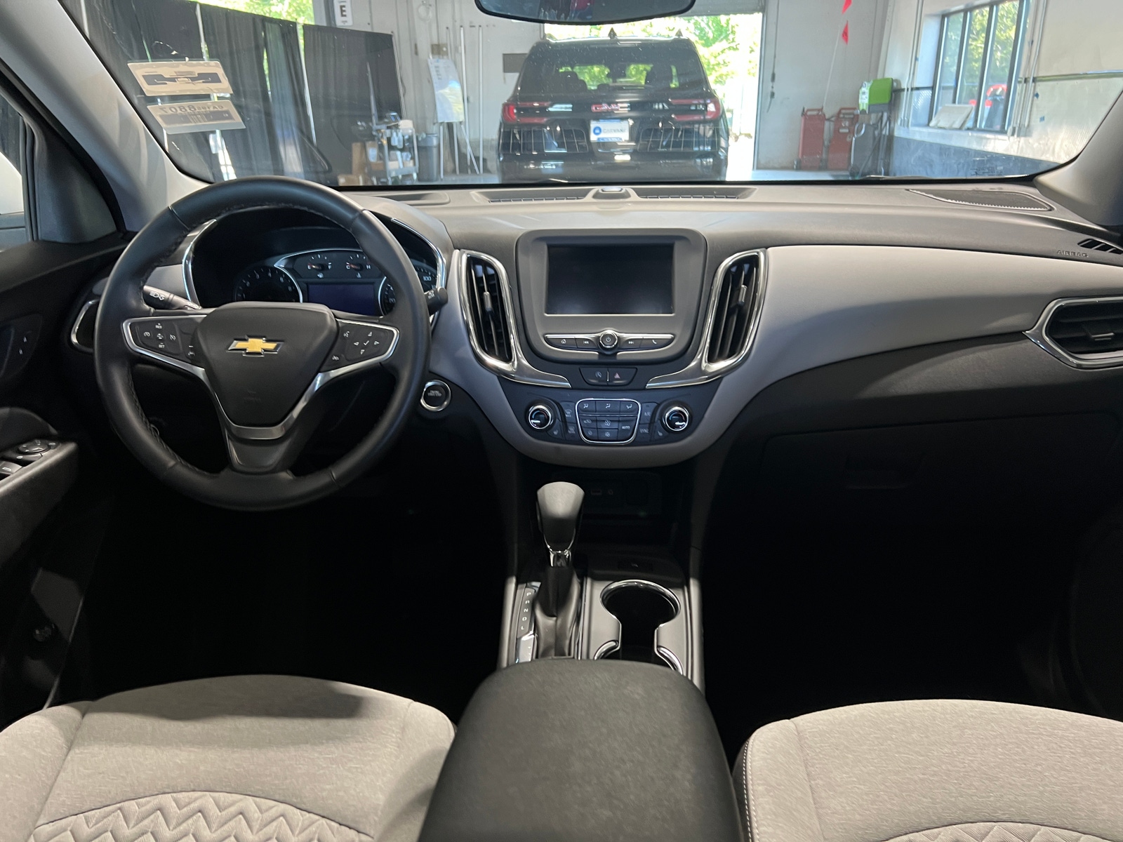 Thumbnail: 2023 Chevrolet Equinox - 3