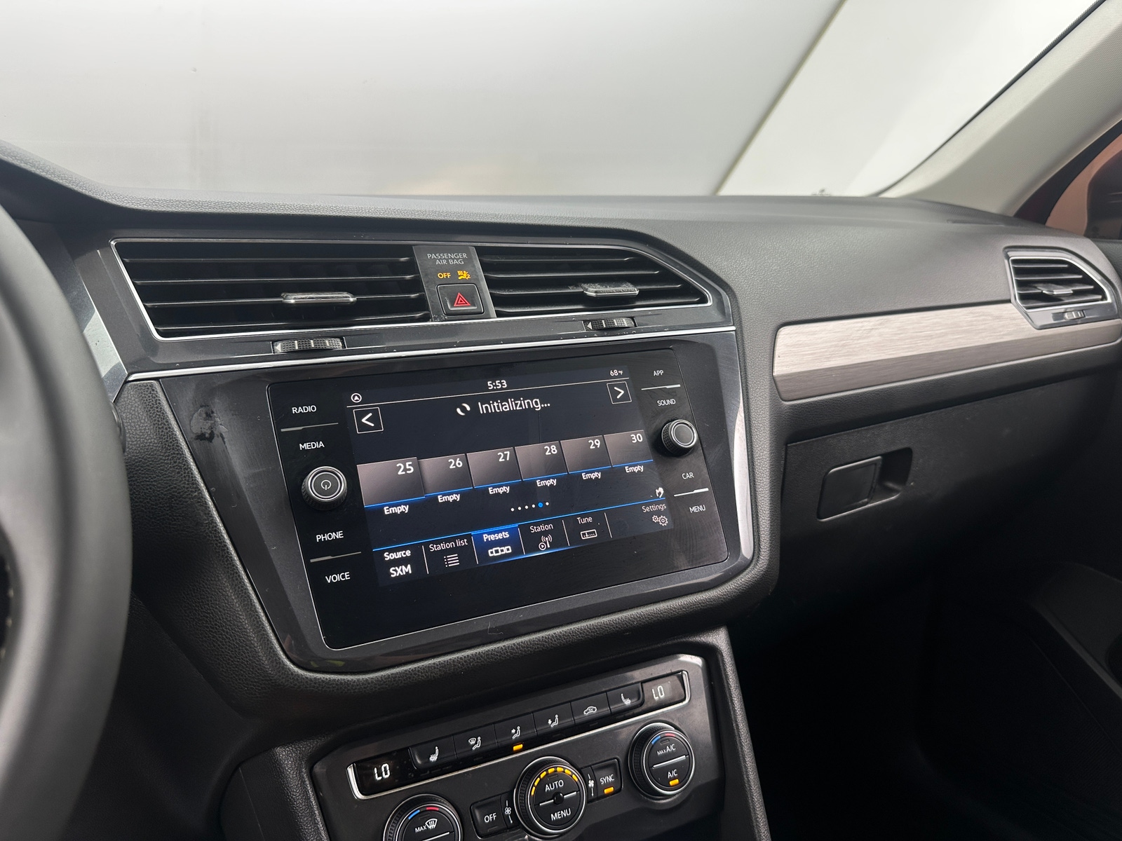 Thumbnail: 2021 Volkswagen Tiguan - 3
