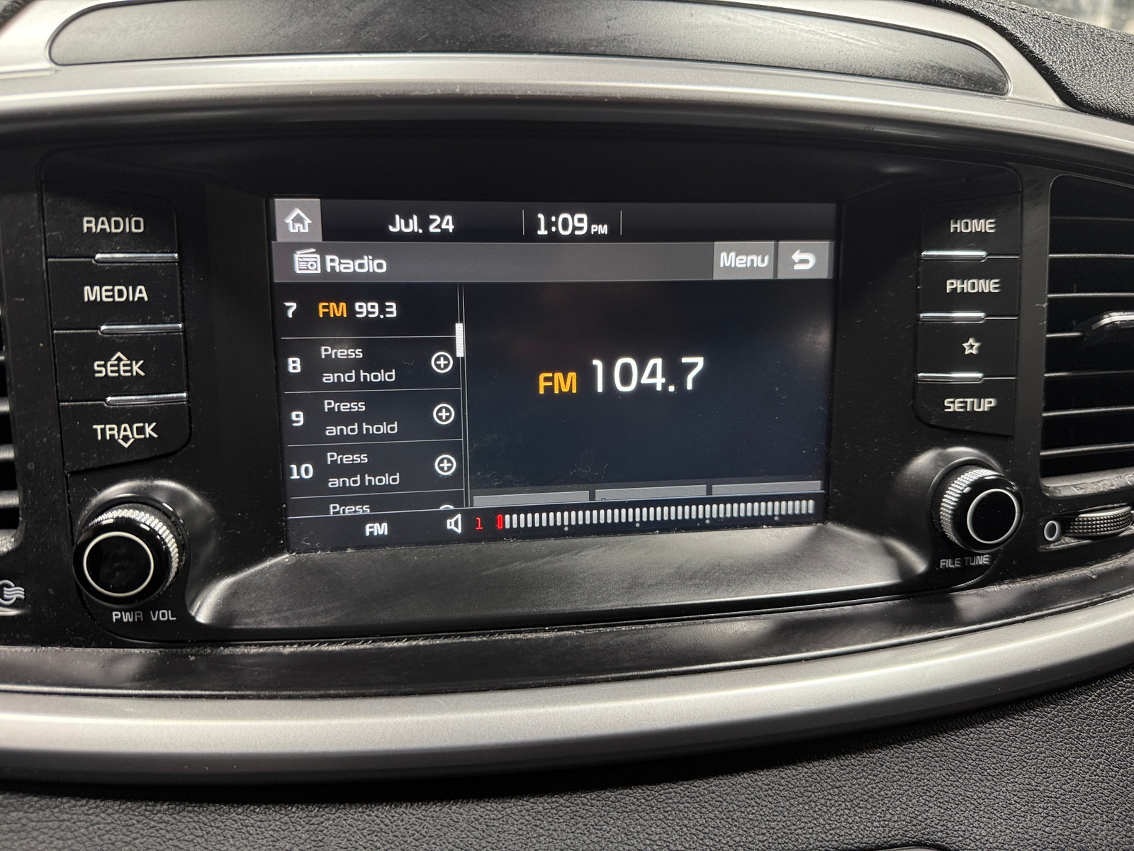 Thumbnail: 2019 Kia Sorento - 4